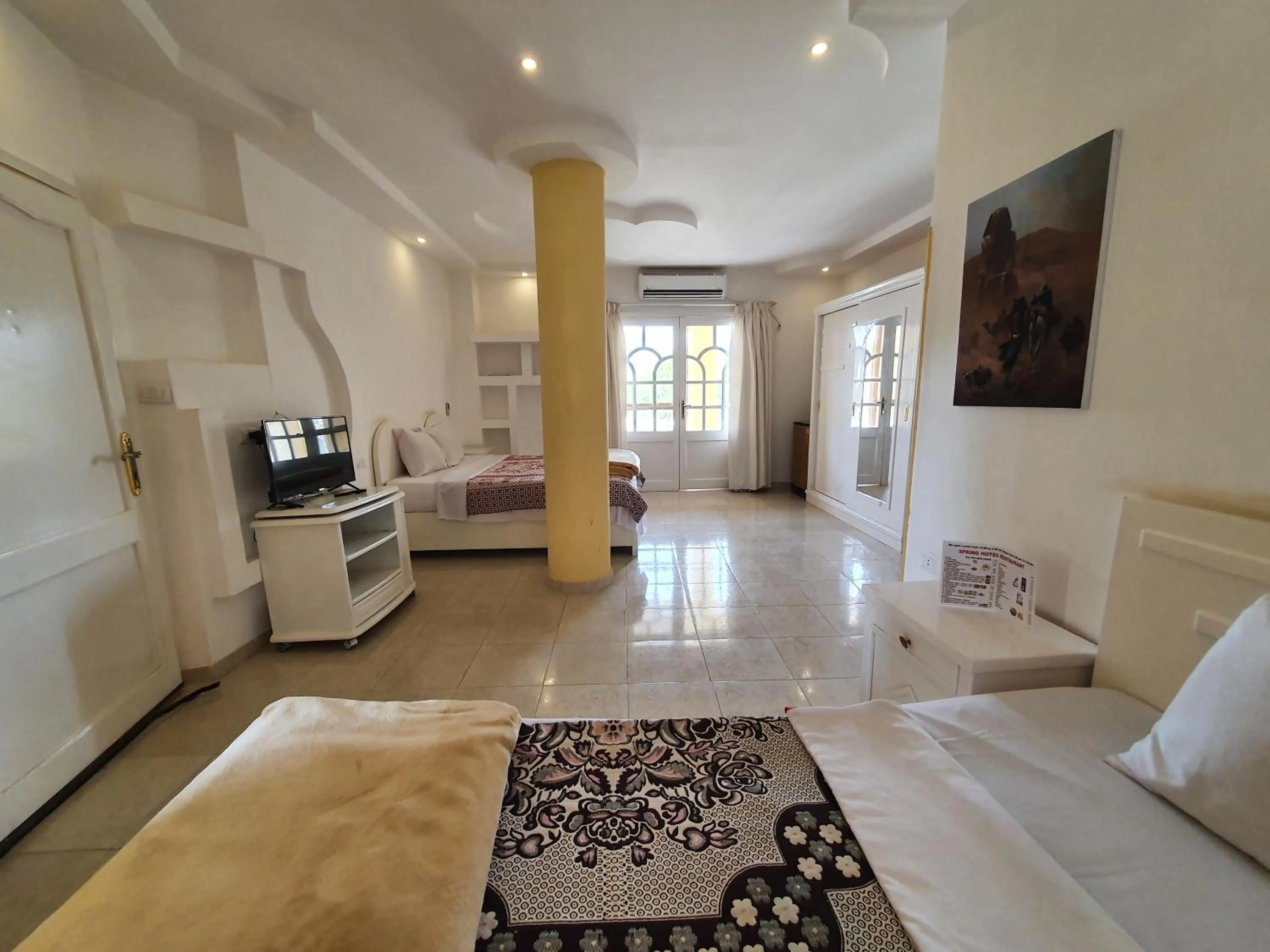 TV and multimedia, Bed in Spring Hotel Luxor