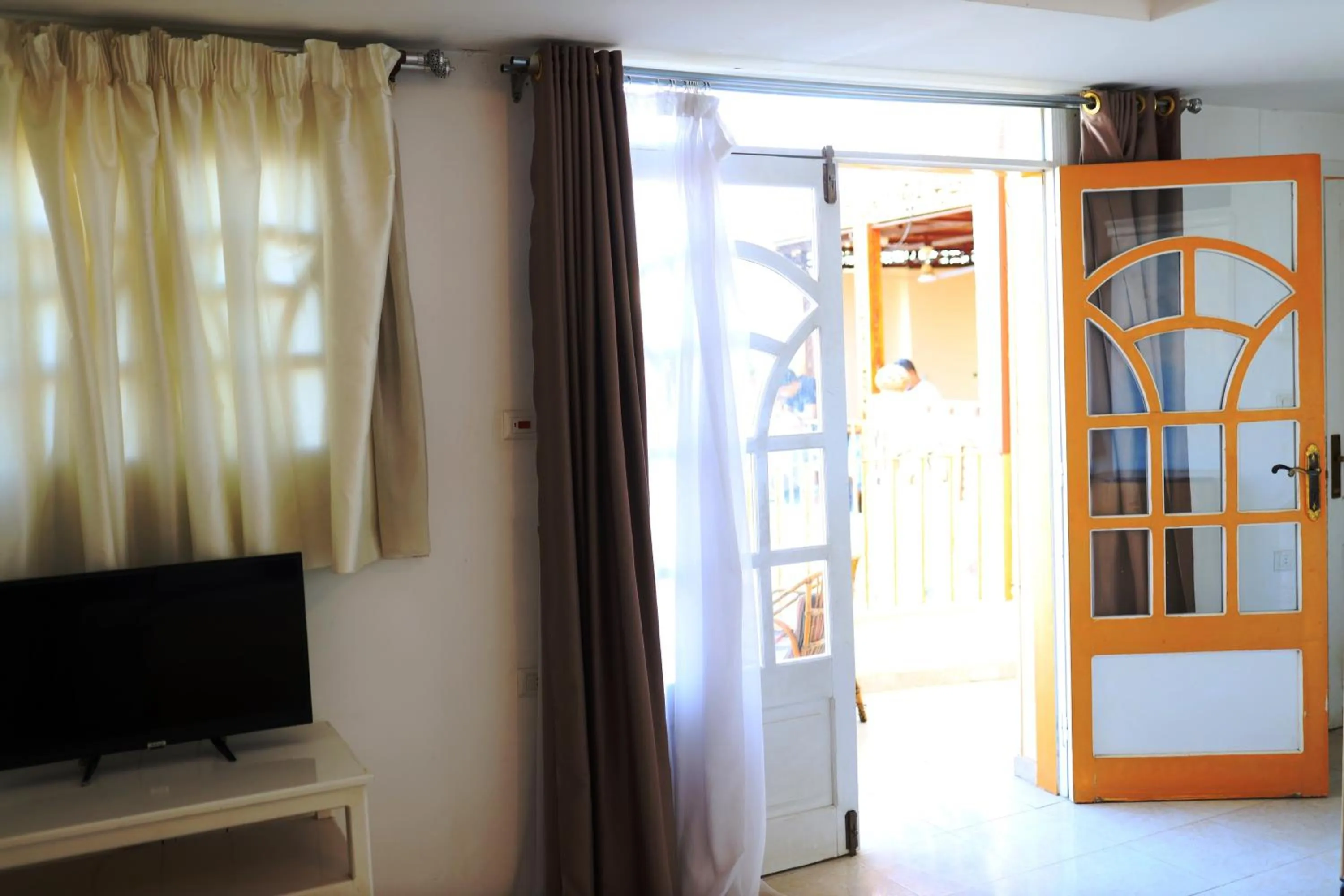 TV and multimedia in Spring Hotel Luxor