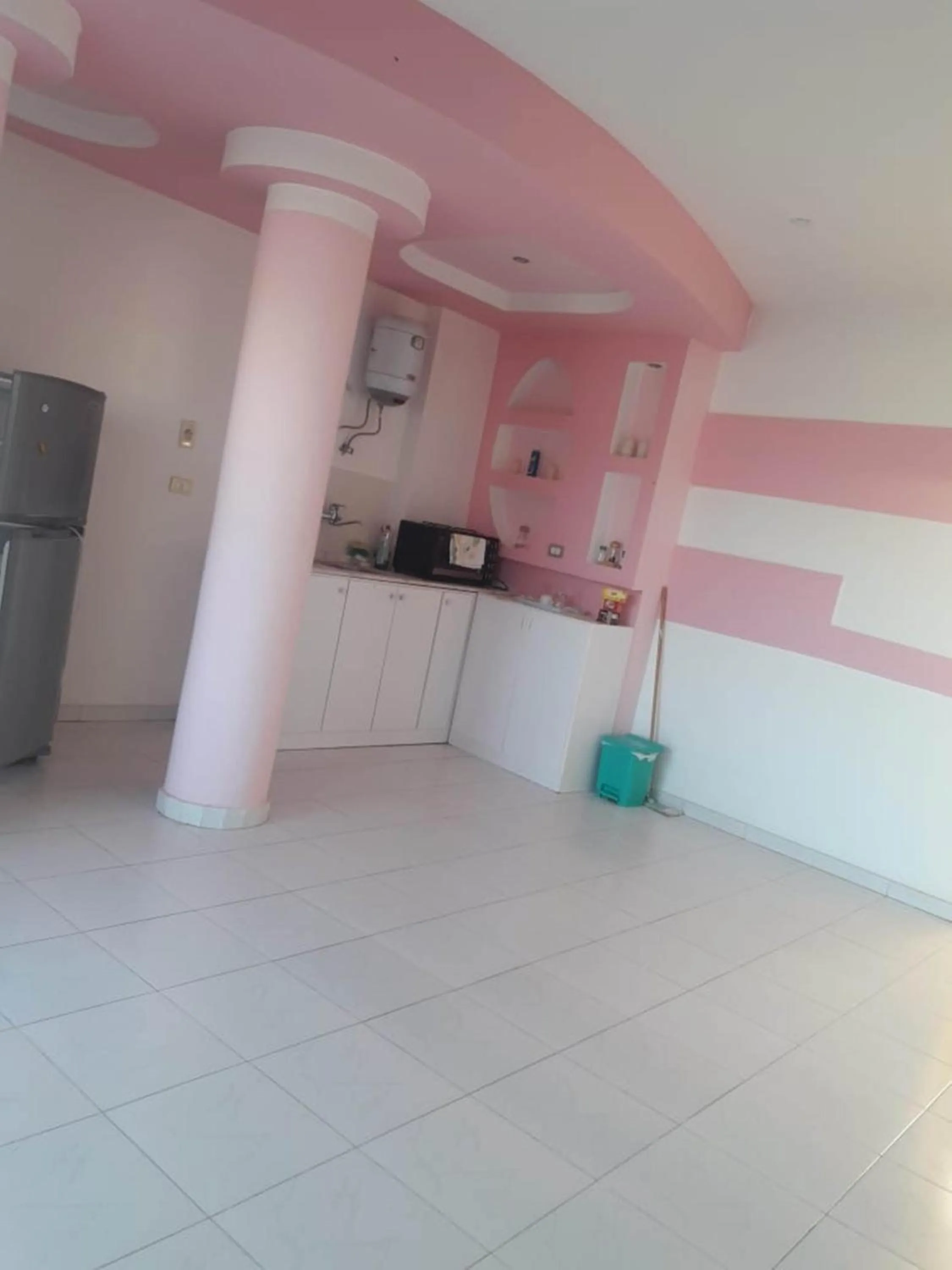 Kitchen or kitchenette in Spring Hotel Luxor