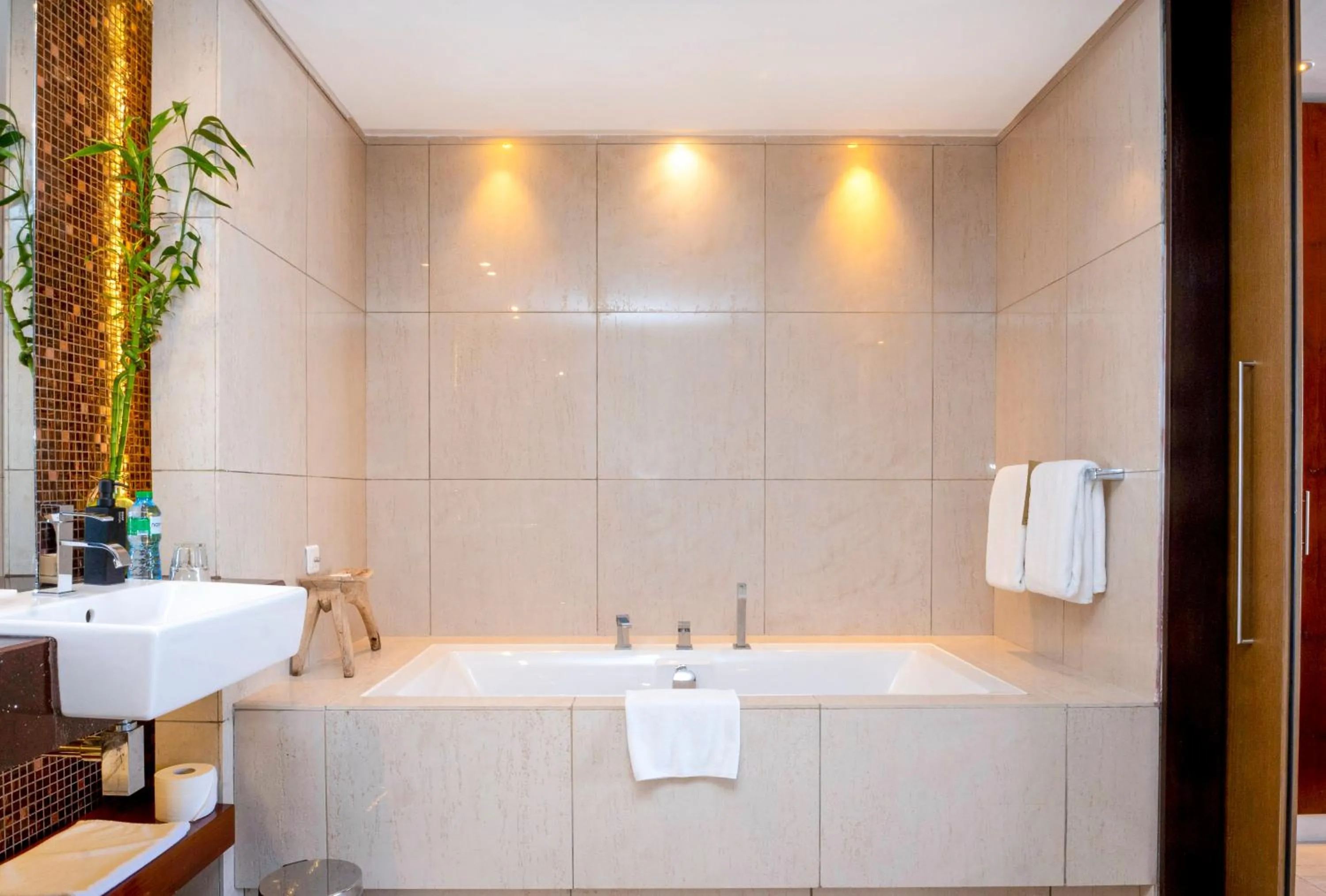 Bathroom in Noom Hotel Dakar Sea Plaza, a member of Radisson Individuals