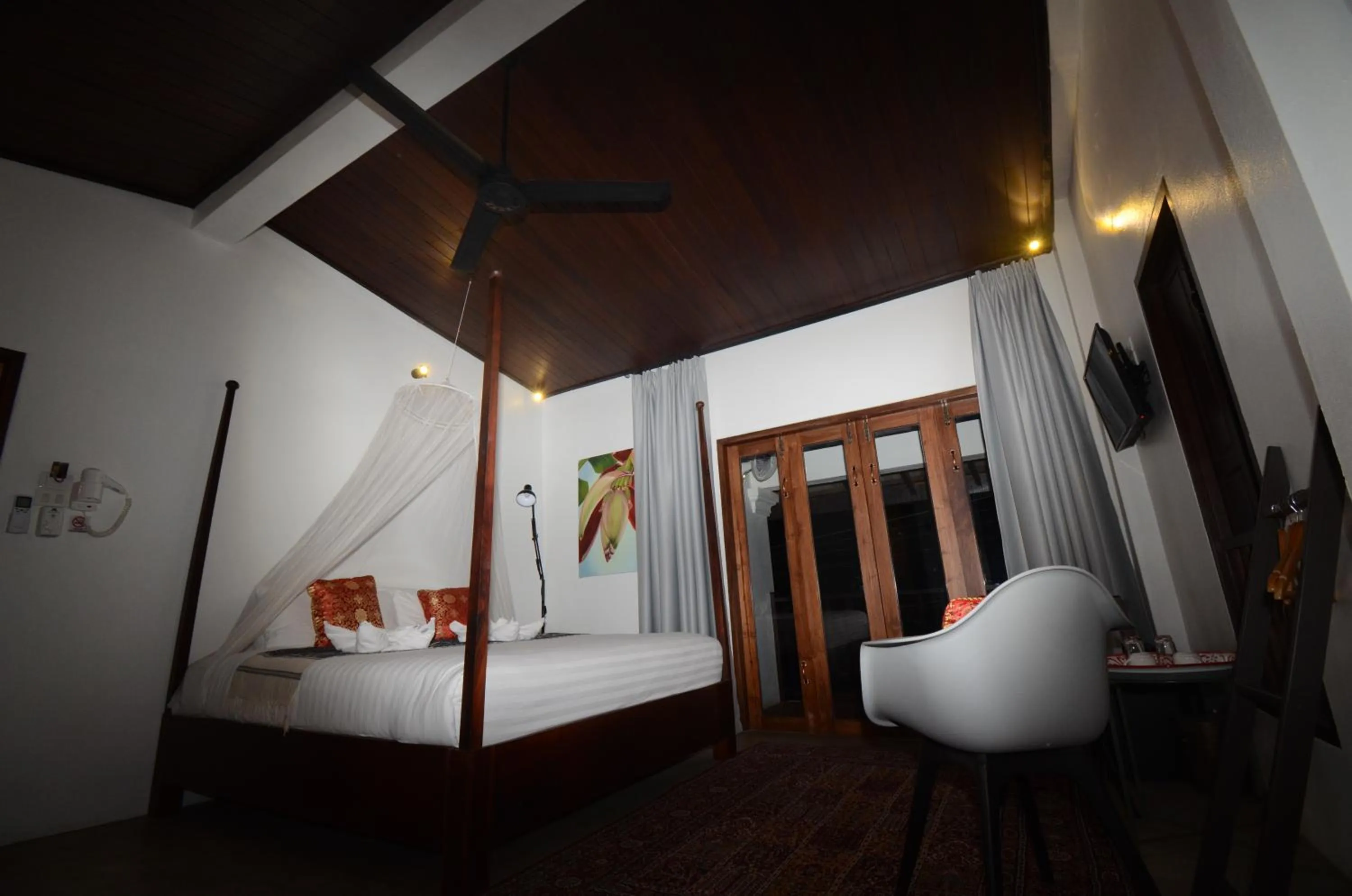 Bed in Moonlight Champa Riverview