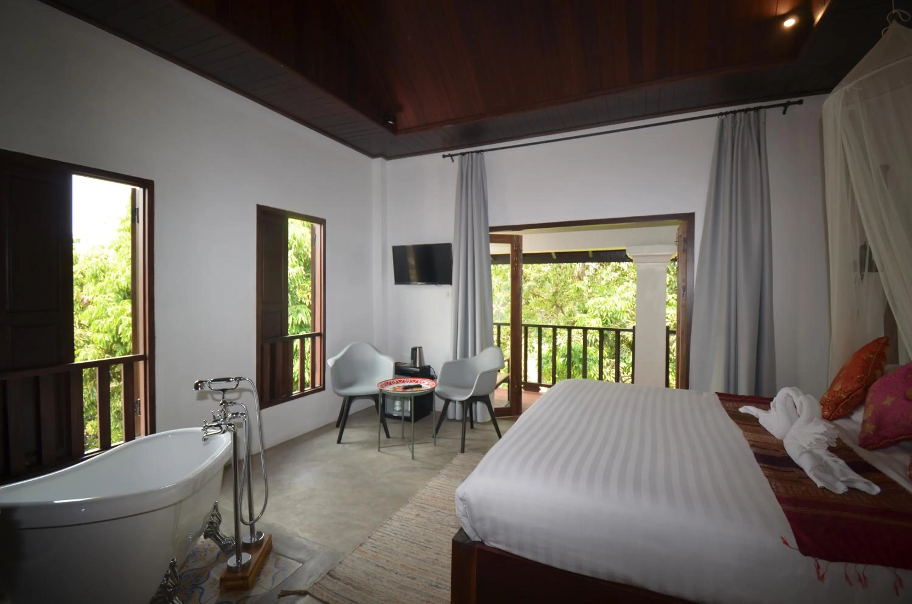 Bed in Moonlight Champa Riverview