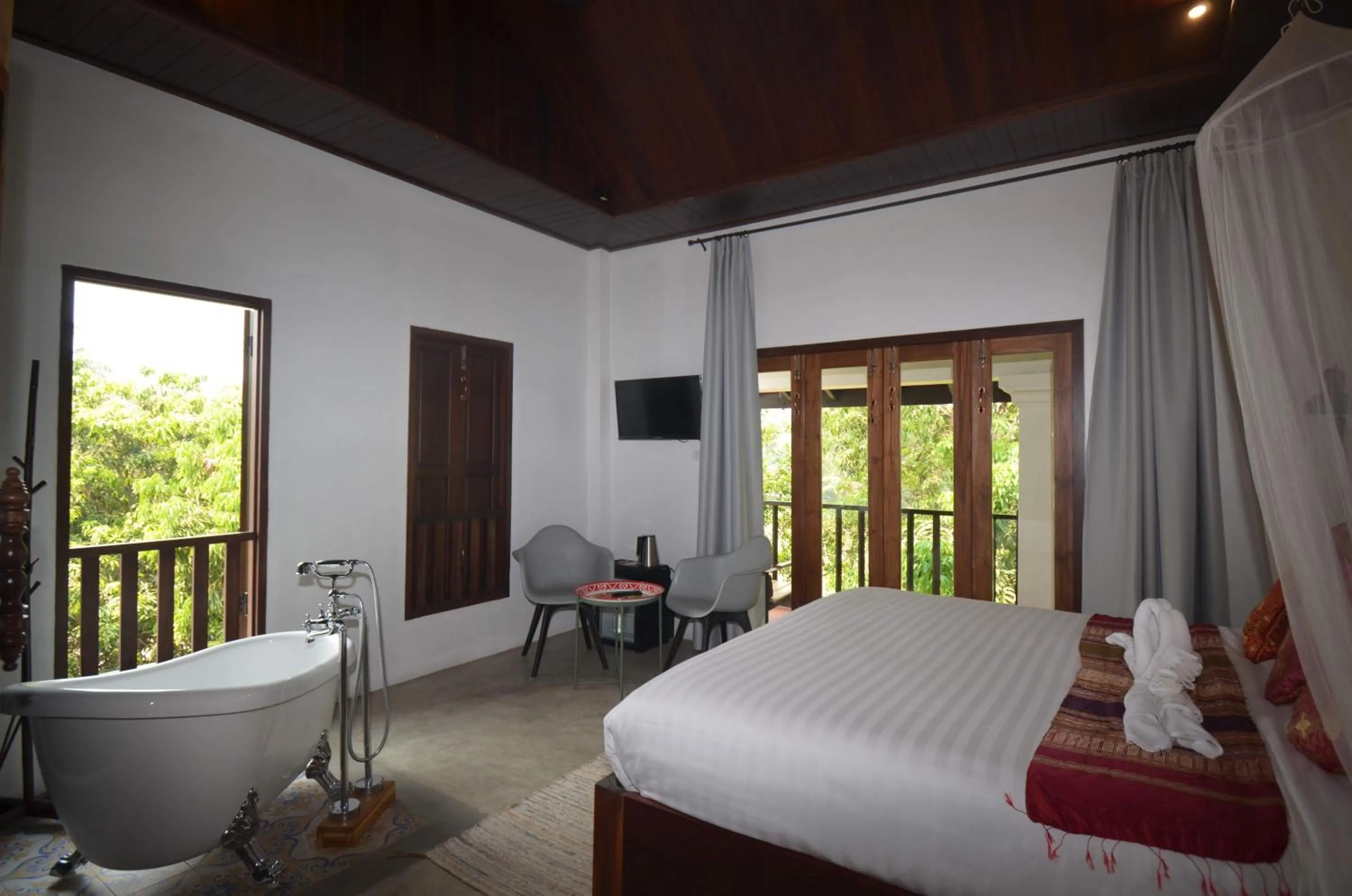 Bed in Moonlight Champa Riverview