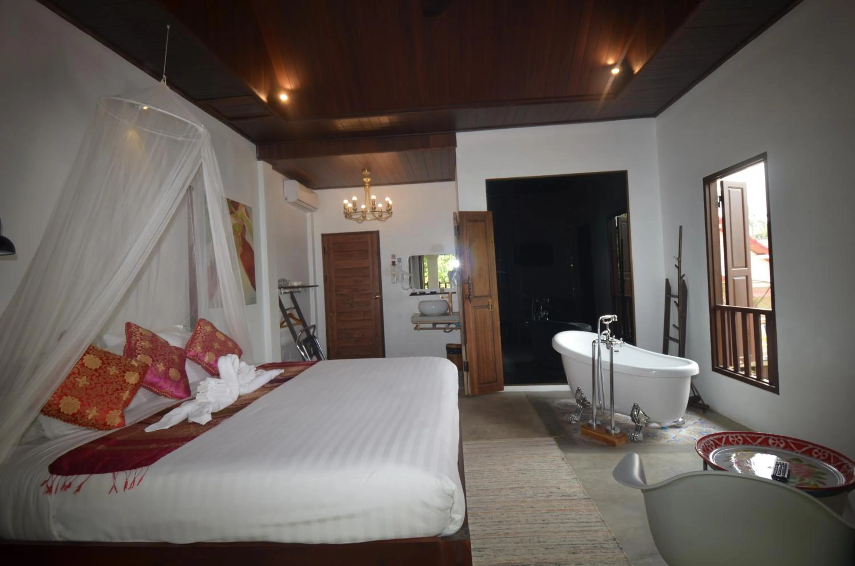 Bed in Moonlight Champa Riverview