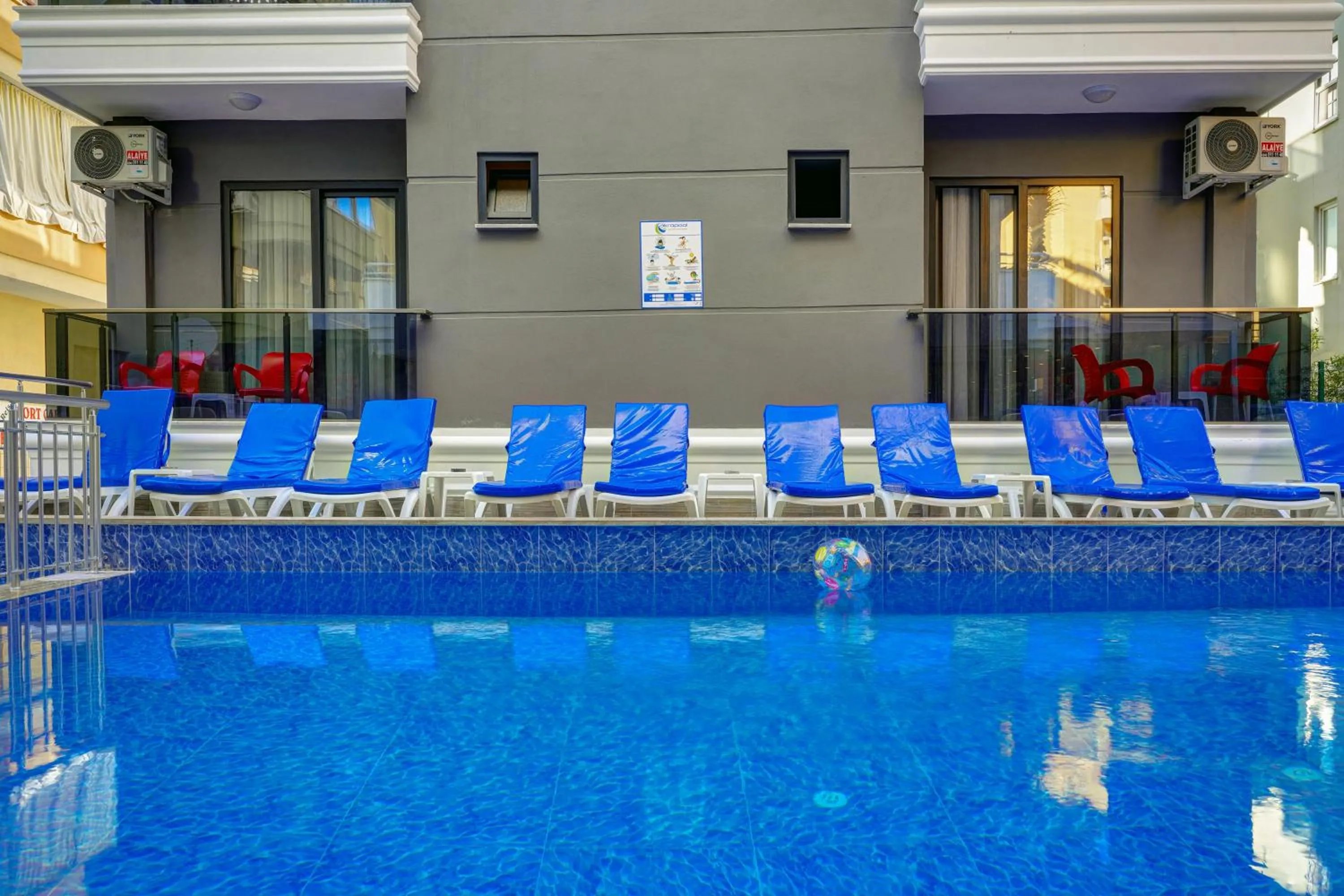 Swimming pool in Miss Cleopatra Hotel