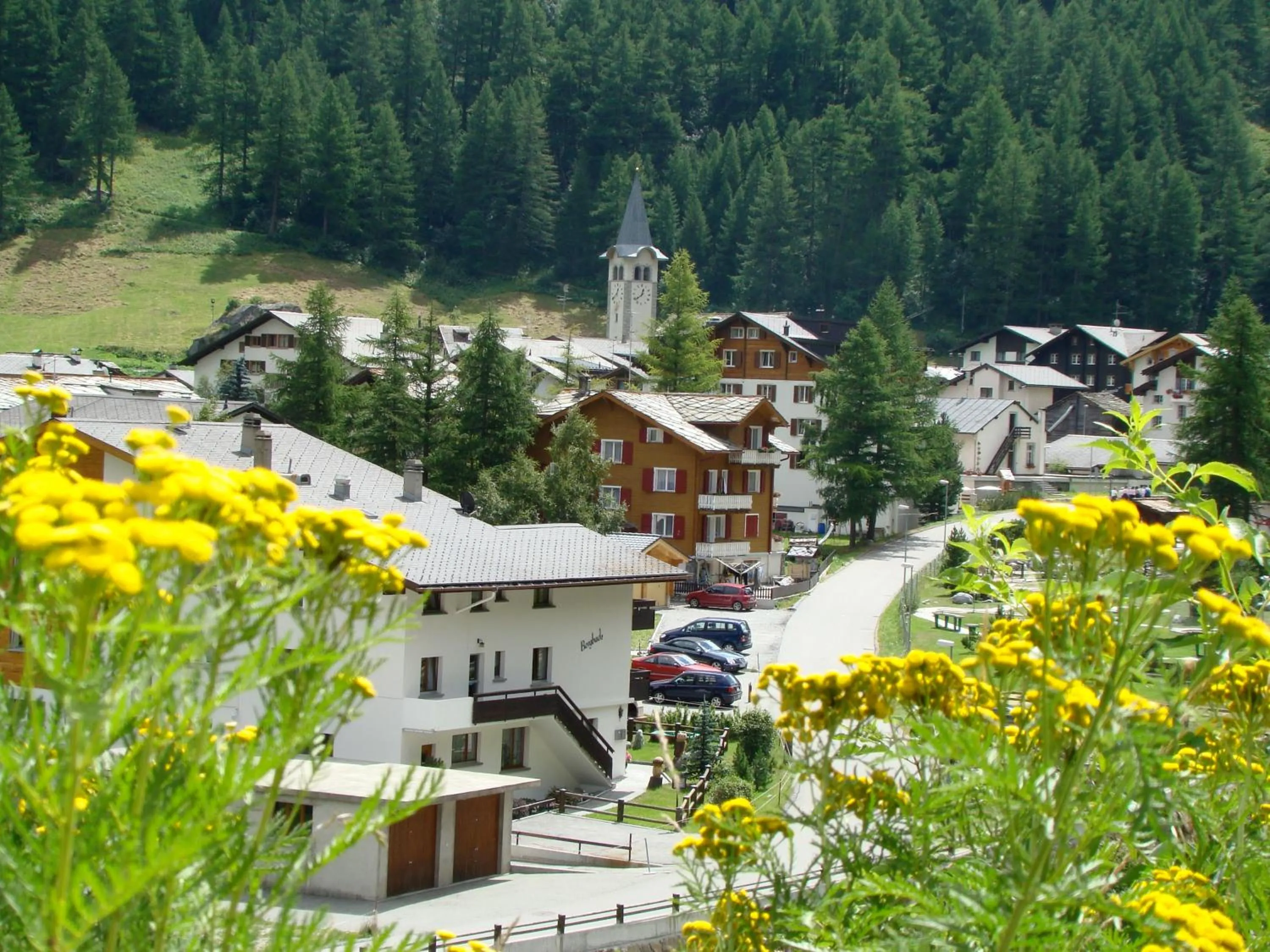 Property building in Hotel Portjengrat