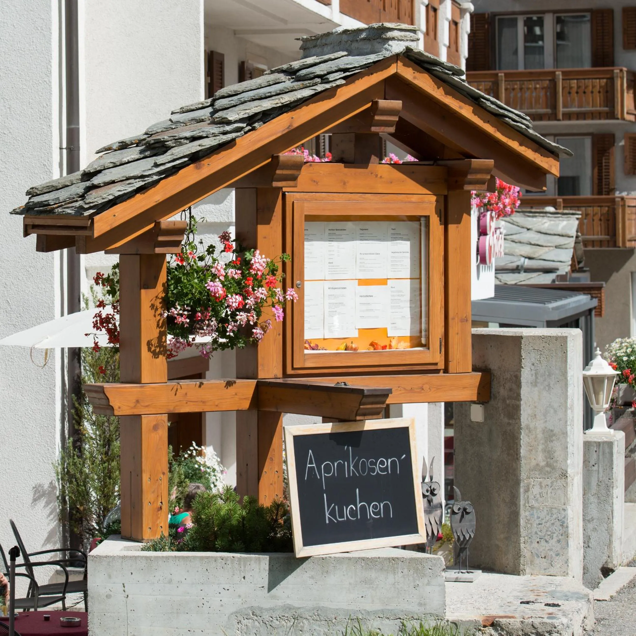 Facade/entrance in Hotel Portjengrat