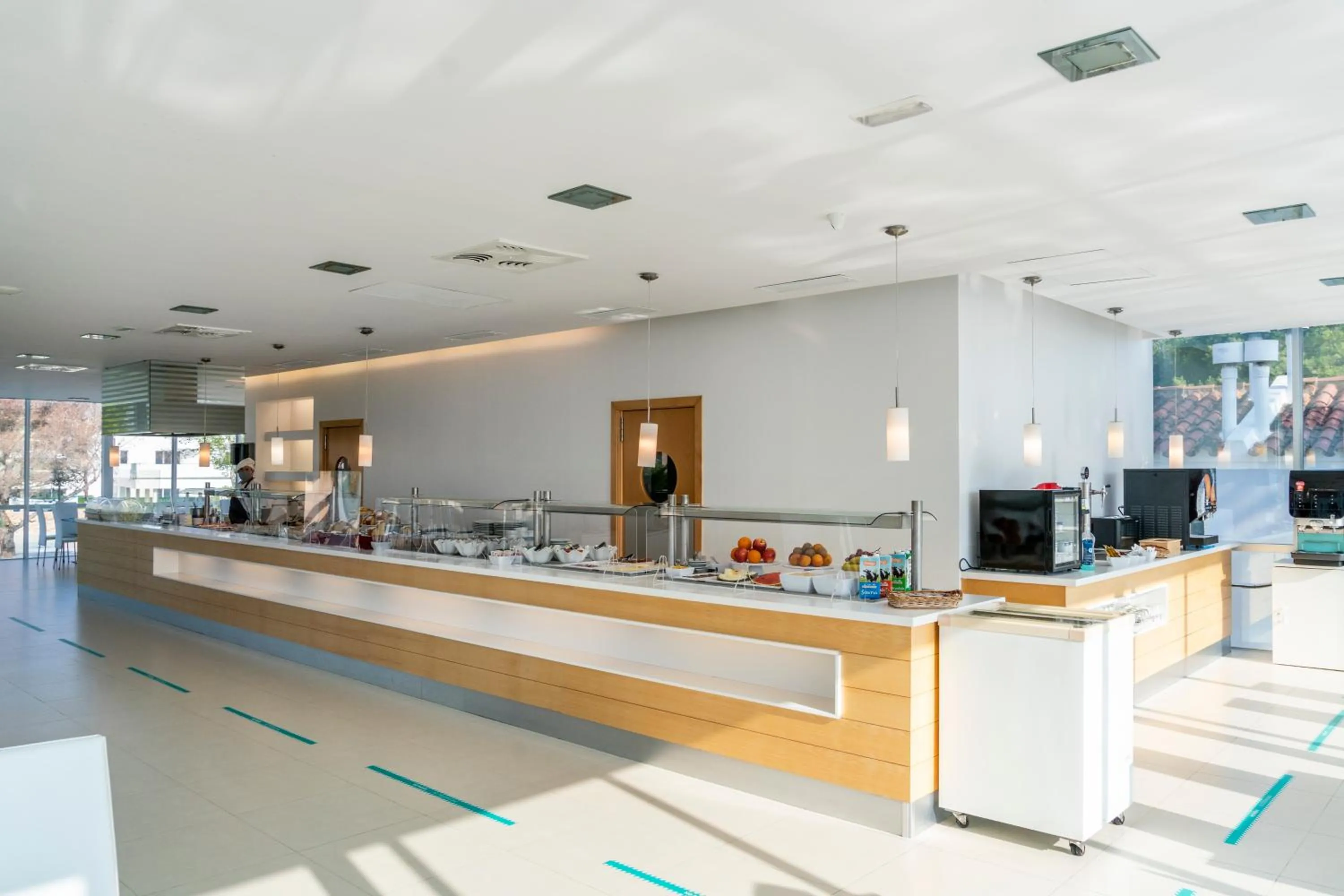 Restaurant/places to eat in Apartaments Cales de Ponent