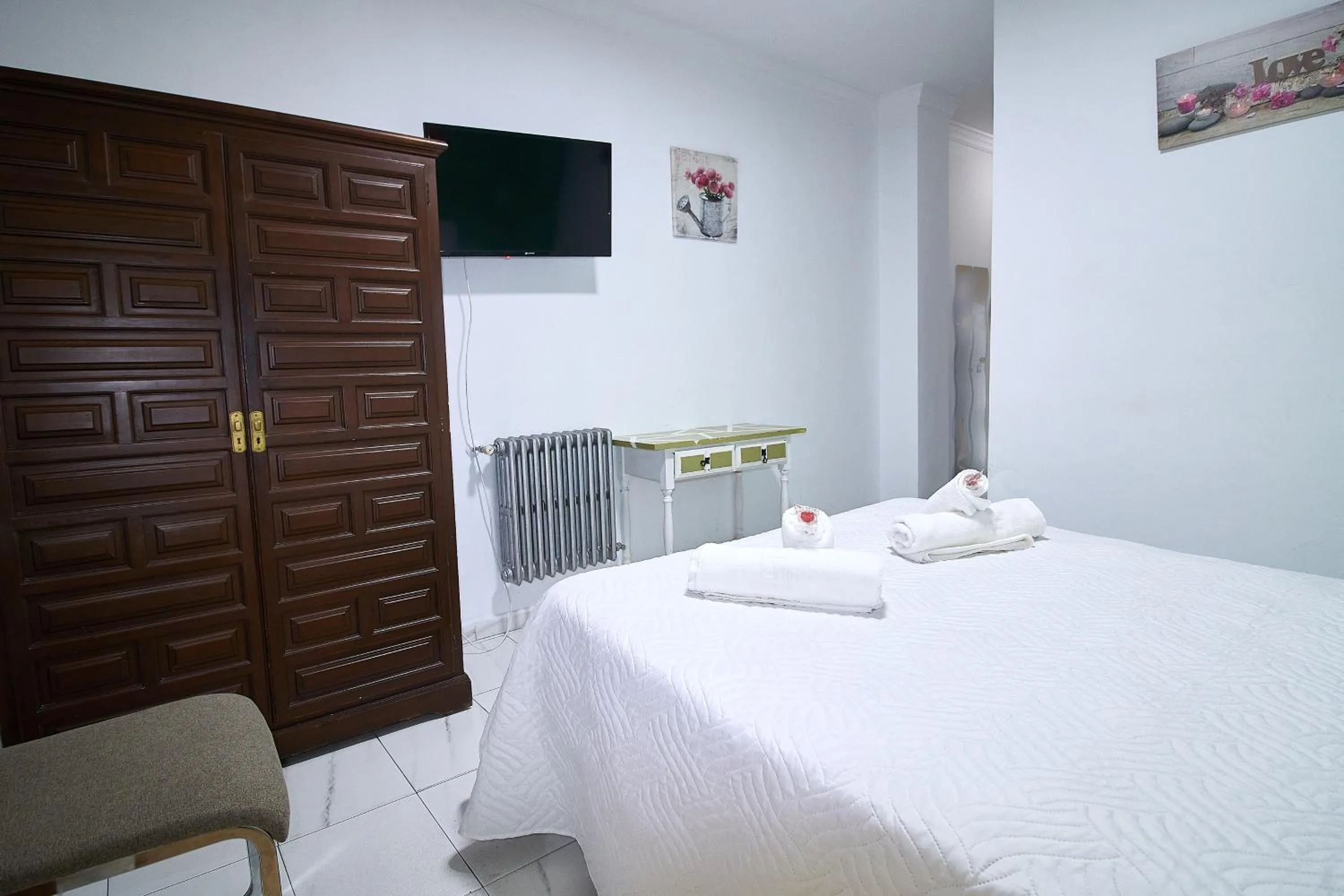 Photo of the whole room, Bed in Hotel Virgen de los Reyes