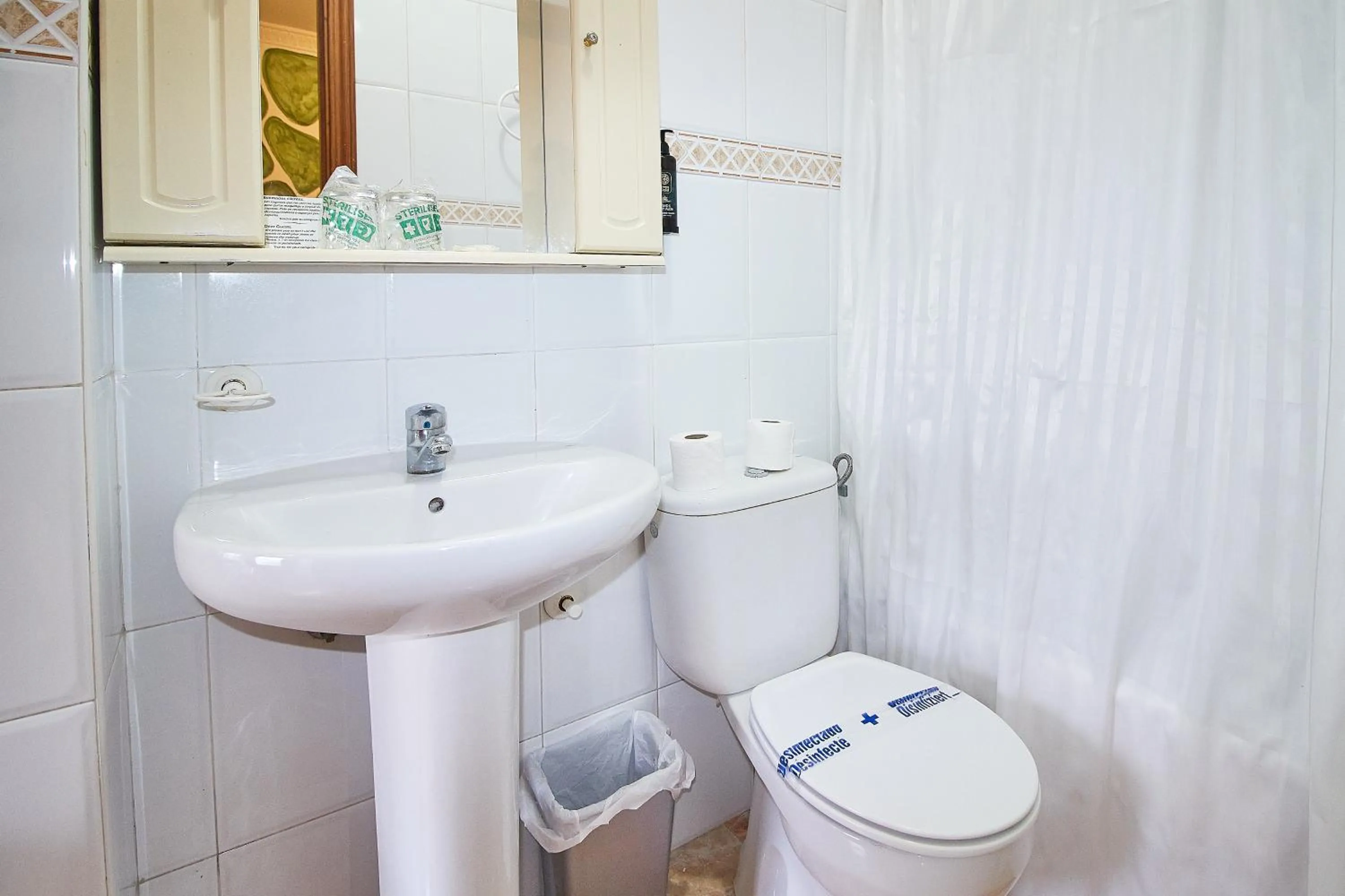 Bathroom in Hotel Virgen de los Reyes