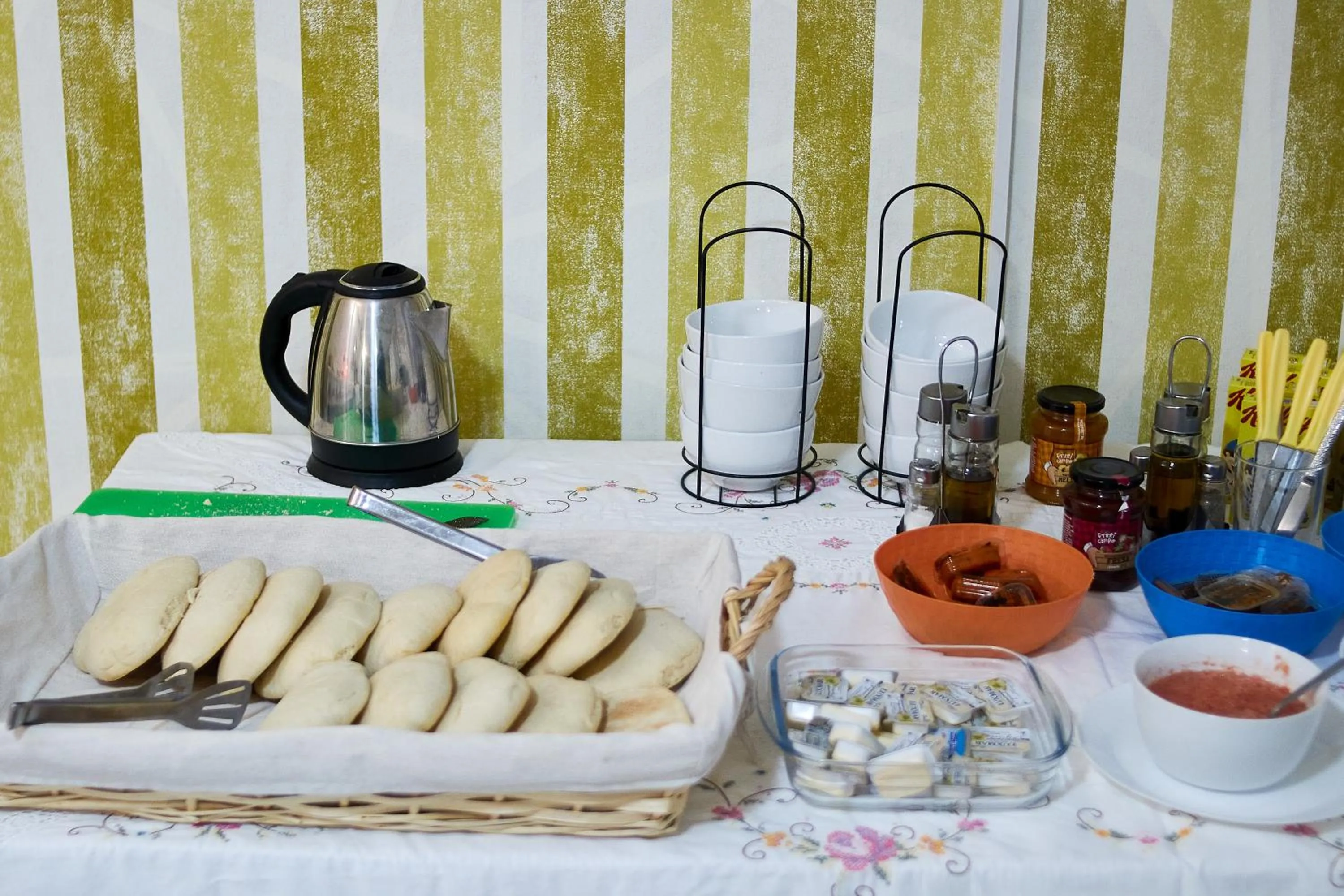 Buffet breakfast in Hotel Virgen de los Reyes