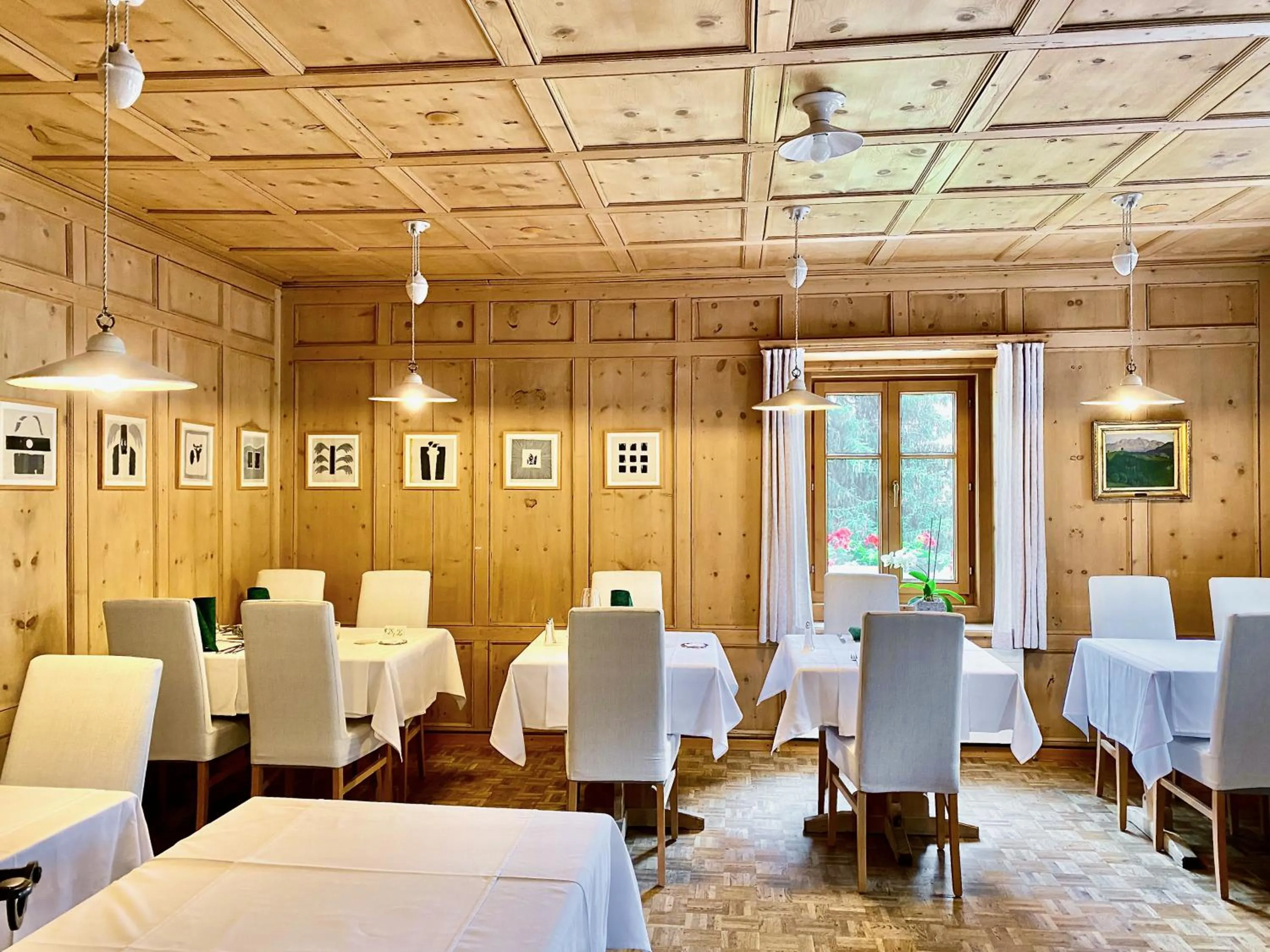 Restaurant/places to eat in Hotel Central La Fainera Superior