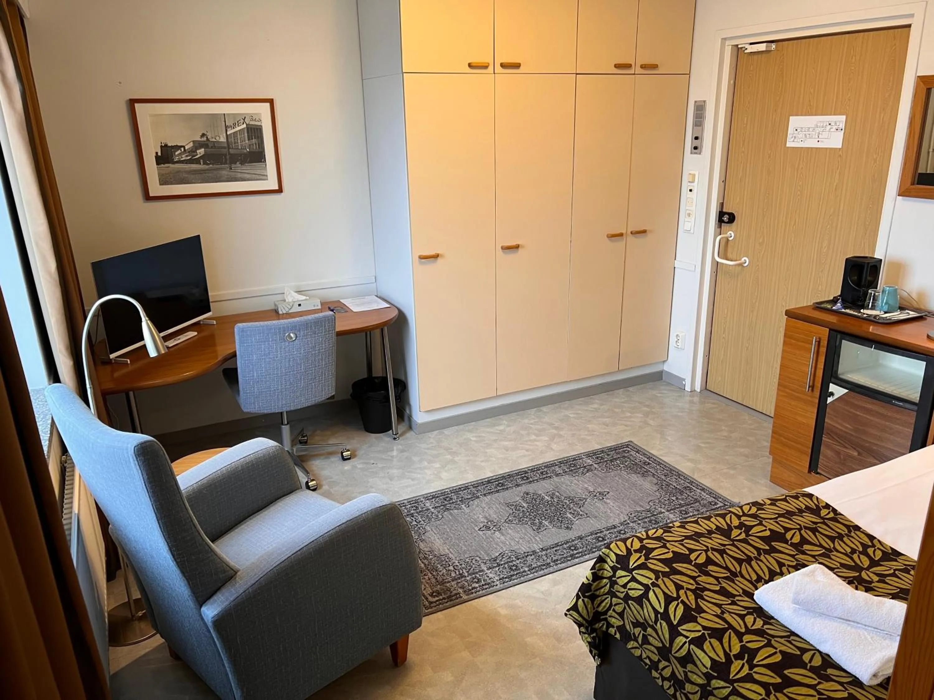 Bed in Budget Hotel Easystay