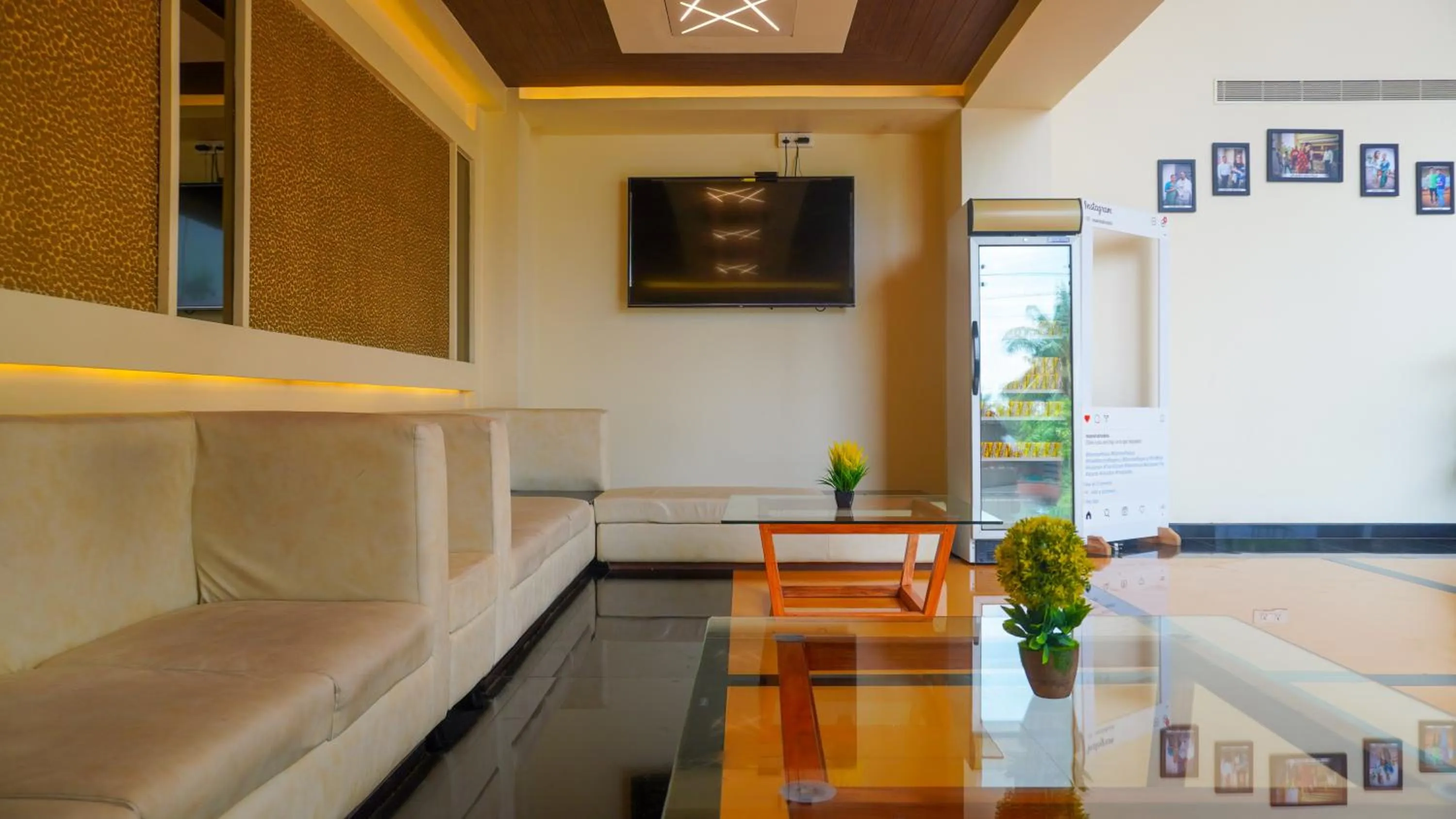 Lobby or reception in Hotel Mansha Regency