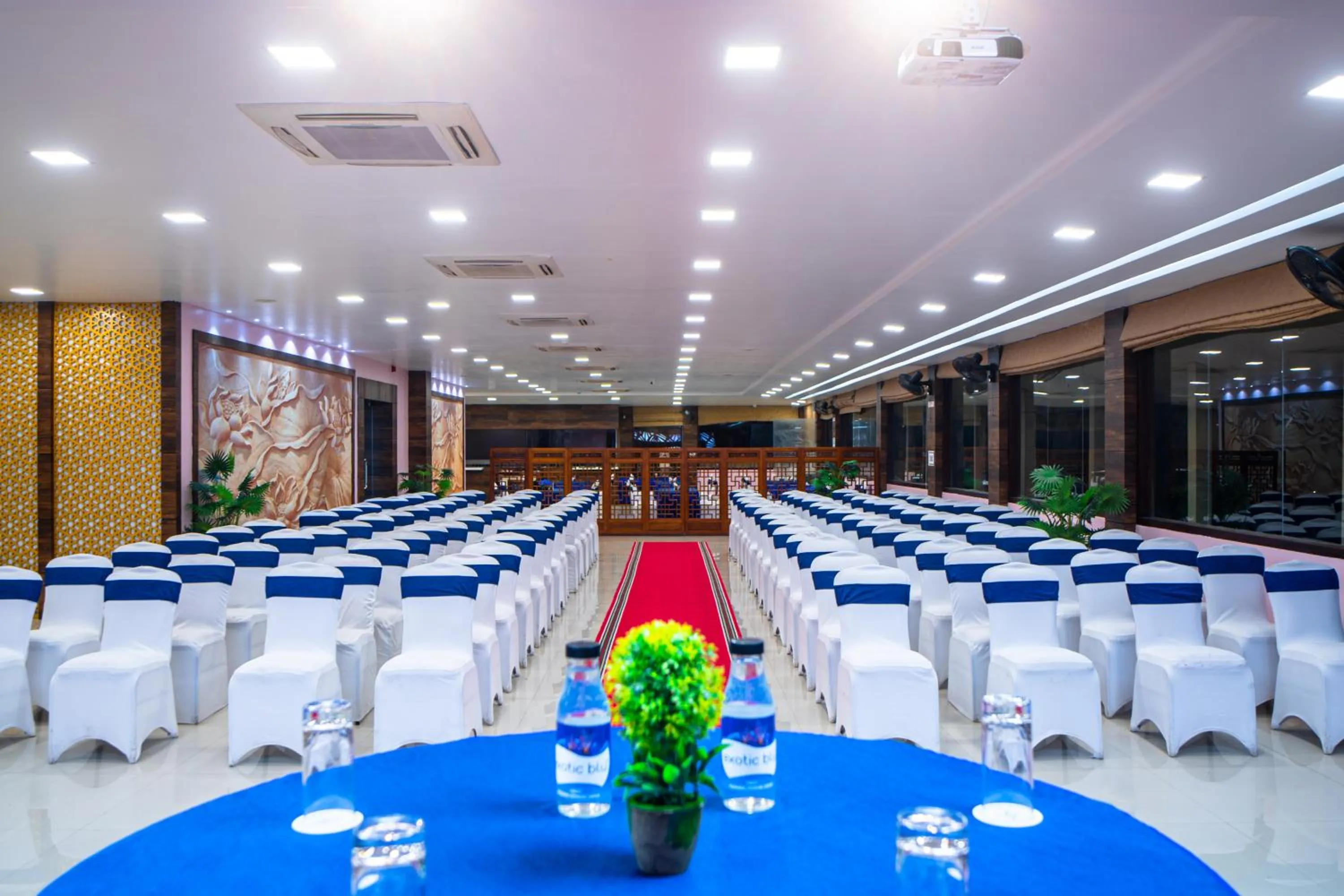 Business facilities in Hotel Mansha Regency