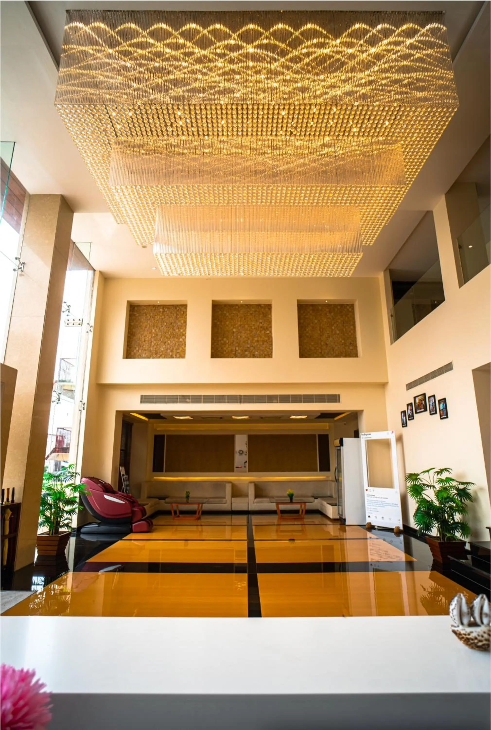 Lobby or reception in Hotel Mansha Regency