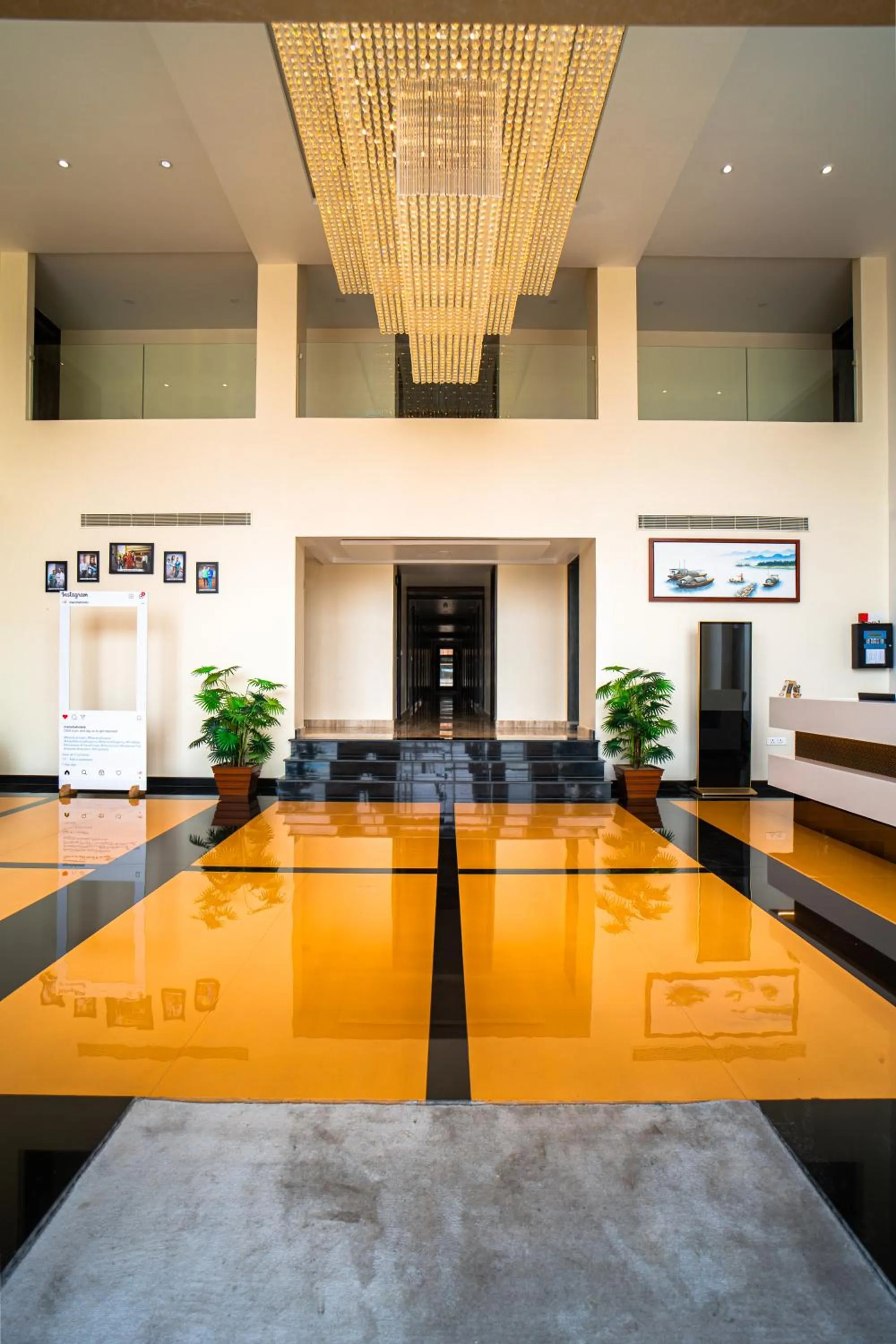 Lobby or reception in Hotel Mansha Regency