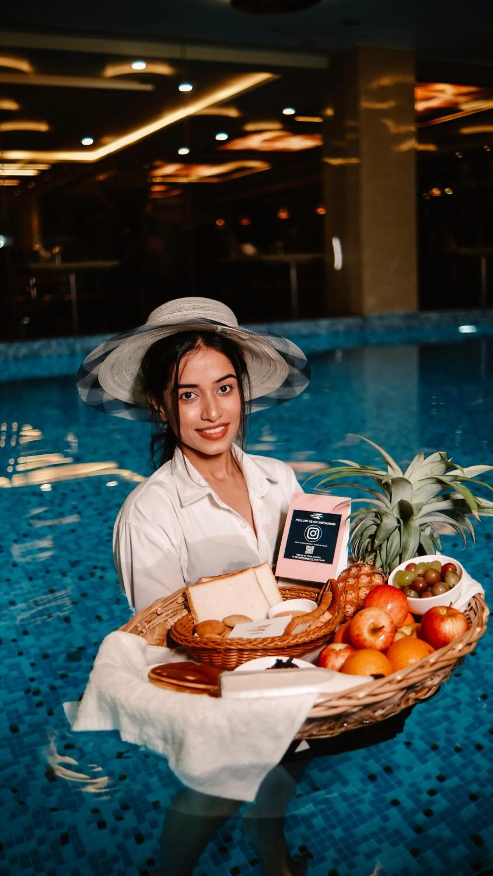 Breakfast in Hotel Mansha Regency