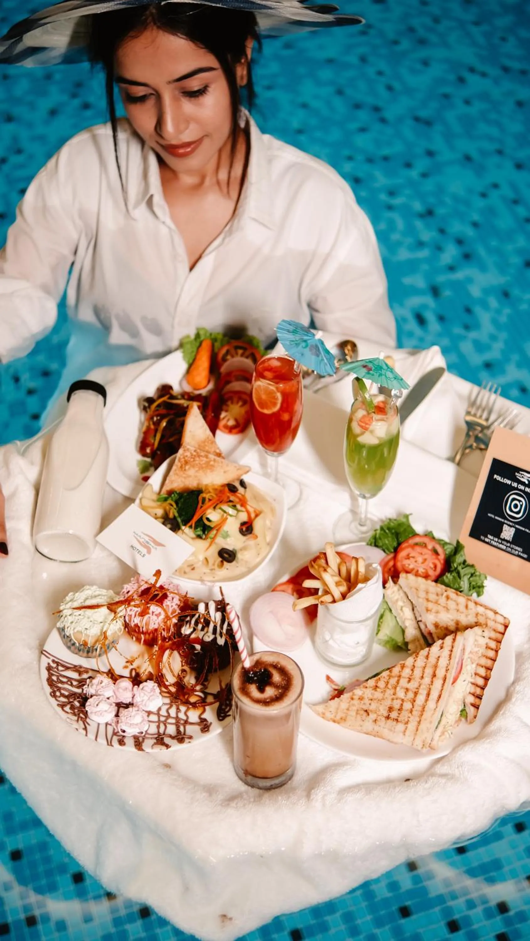 Breakfast in Hotel Mansha Regency