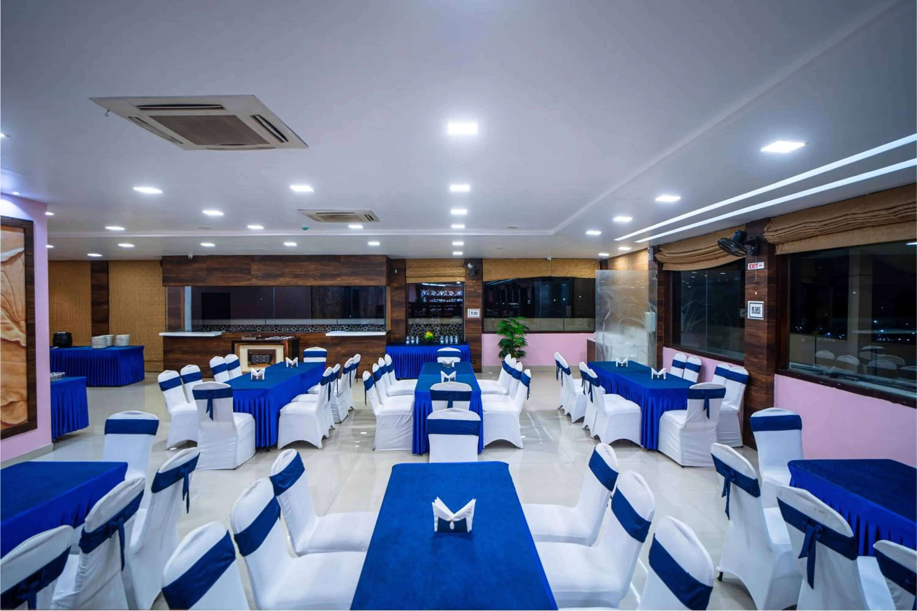 Business facilities in Hotel Mansha Regency