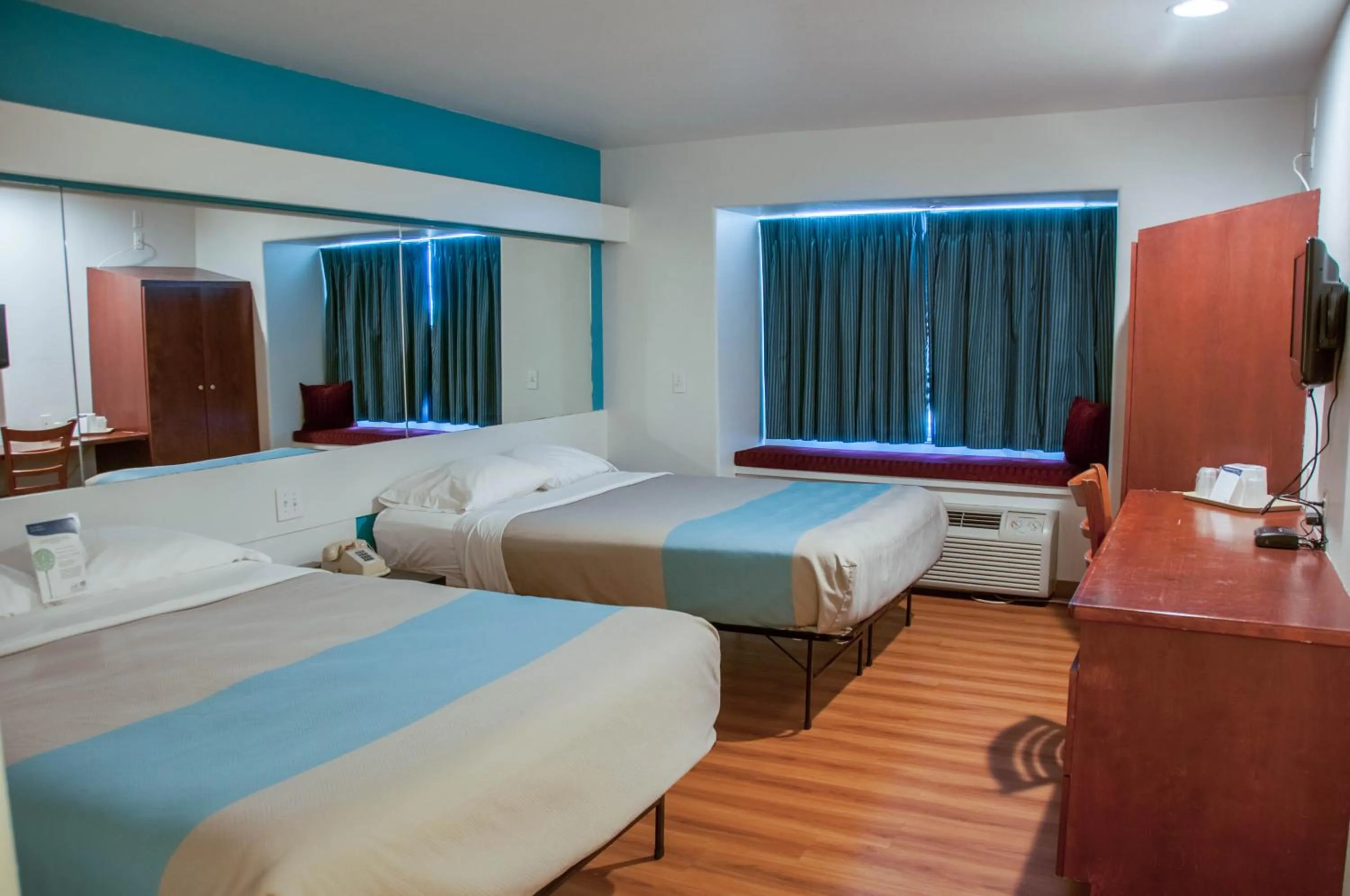 Bed in Motel 6-Idaho Falls, ID - Snake River