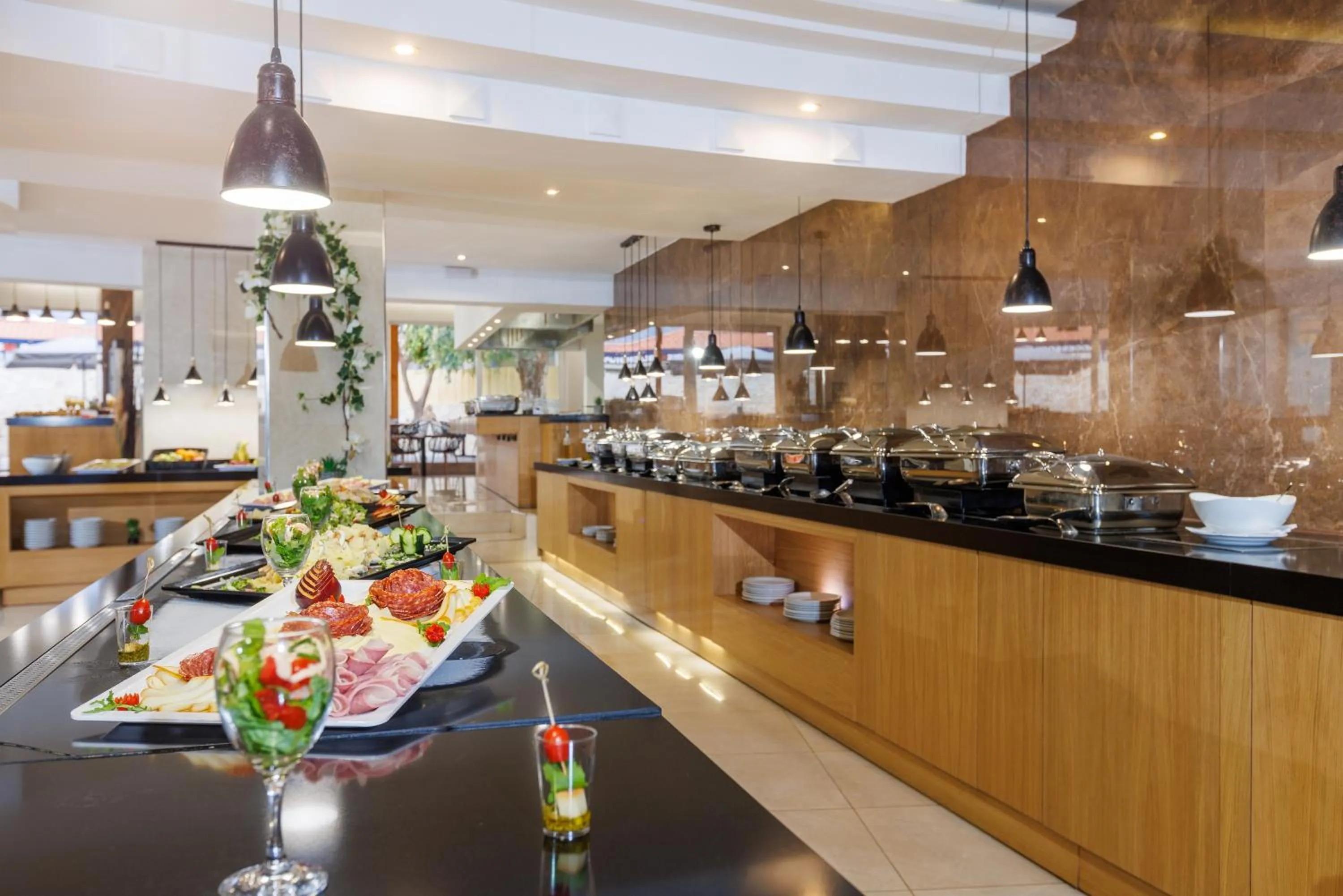 Food and drinks in Malia Bay Beach Hotel & Bungalows