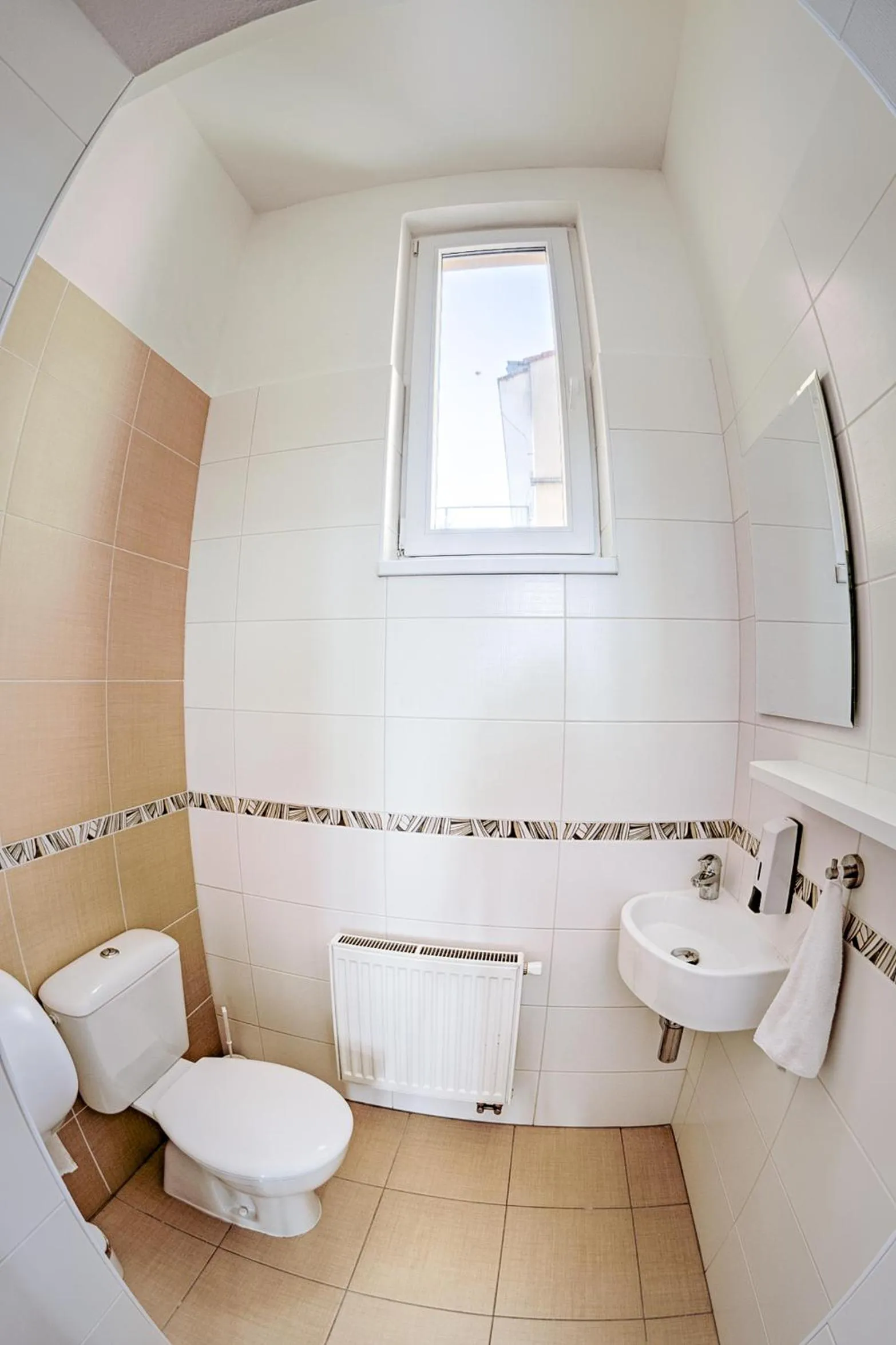 Toilet in Cuba Bar & Hostel