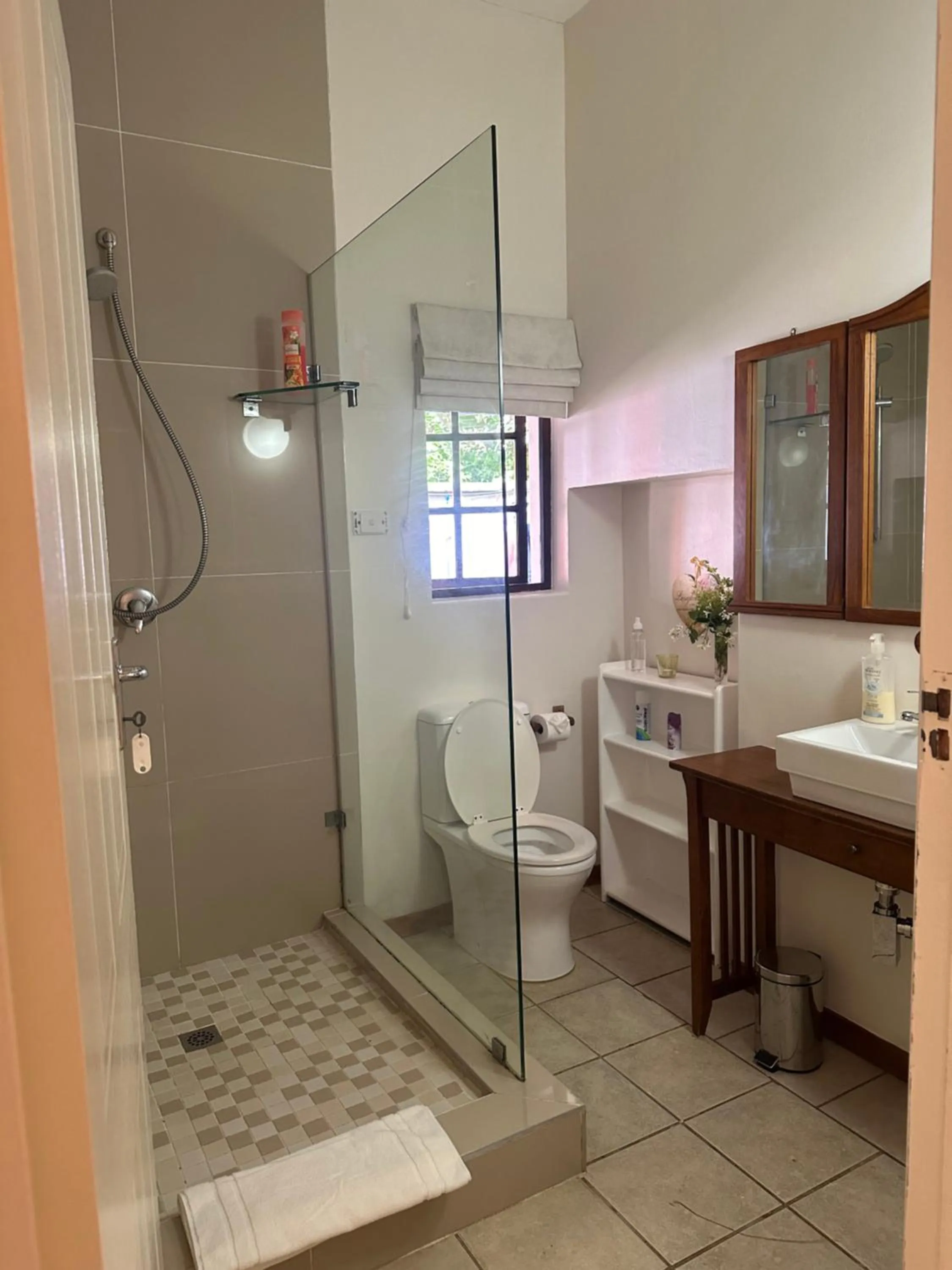 Standard Twin Room in Salt Rock Manor