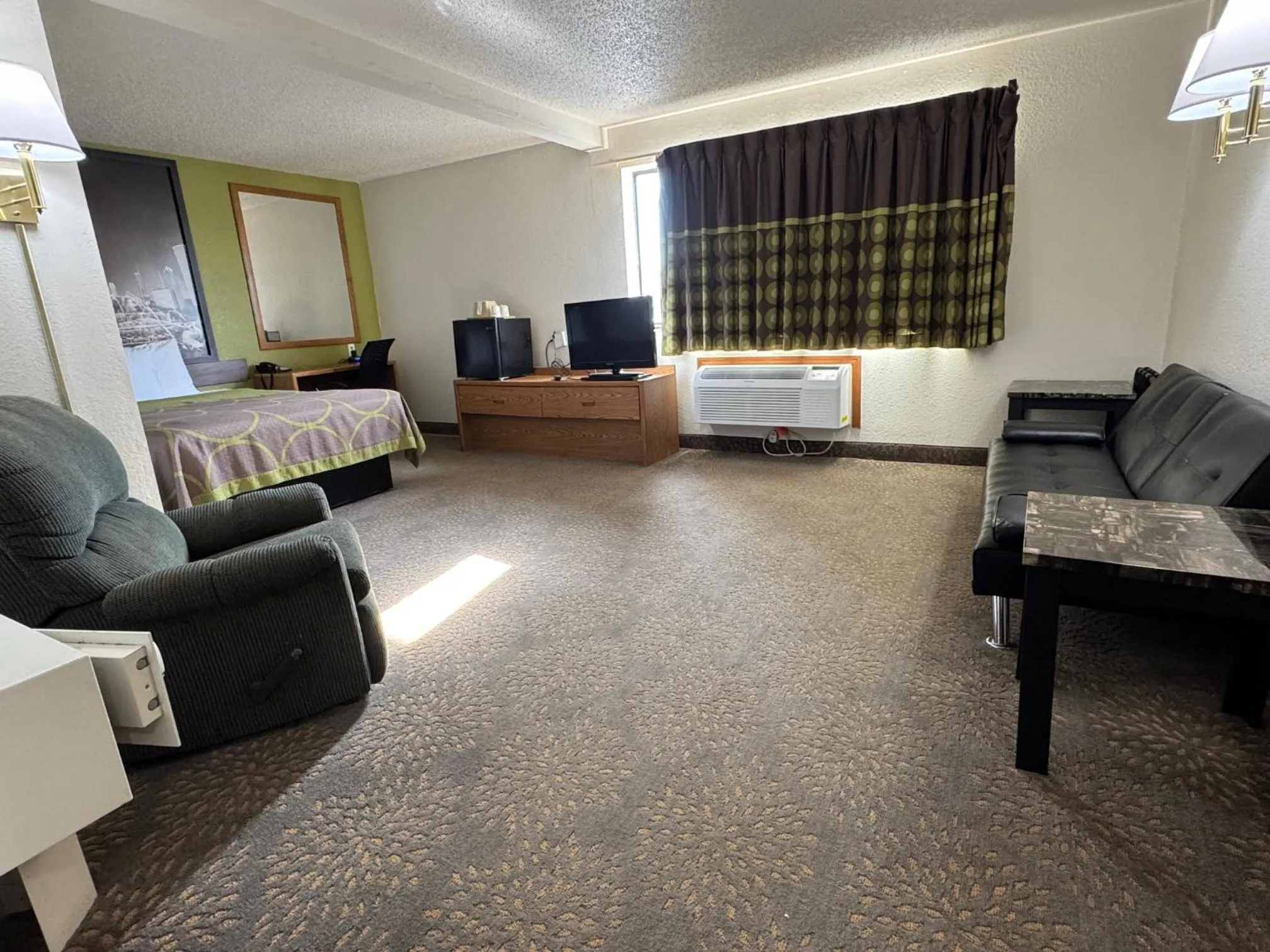 Bed in Super 8 by Wyndham Mokena/Frankfort /I-80