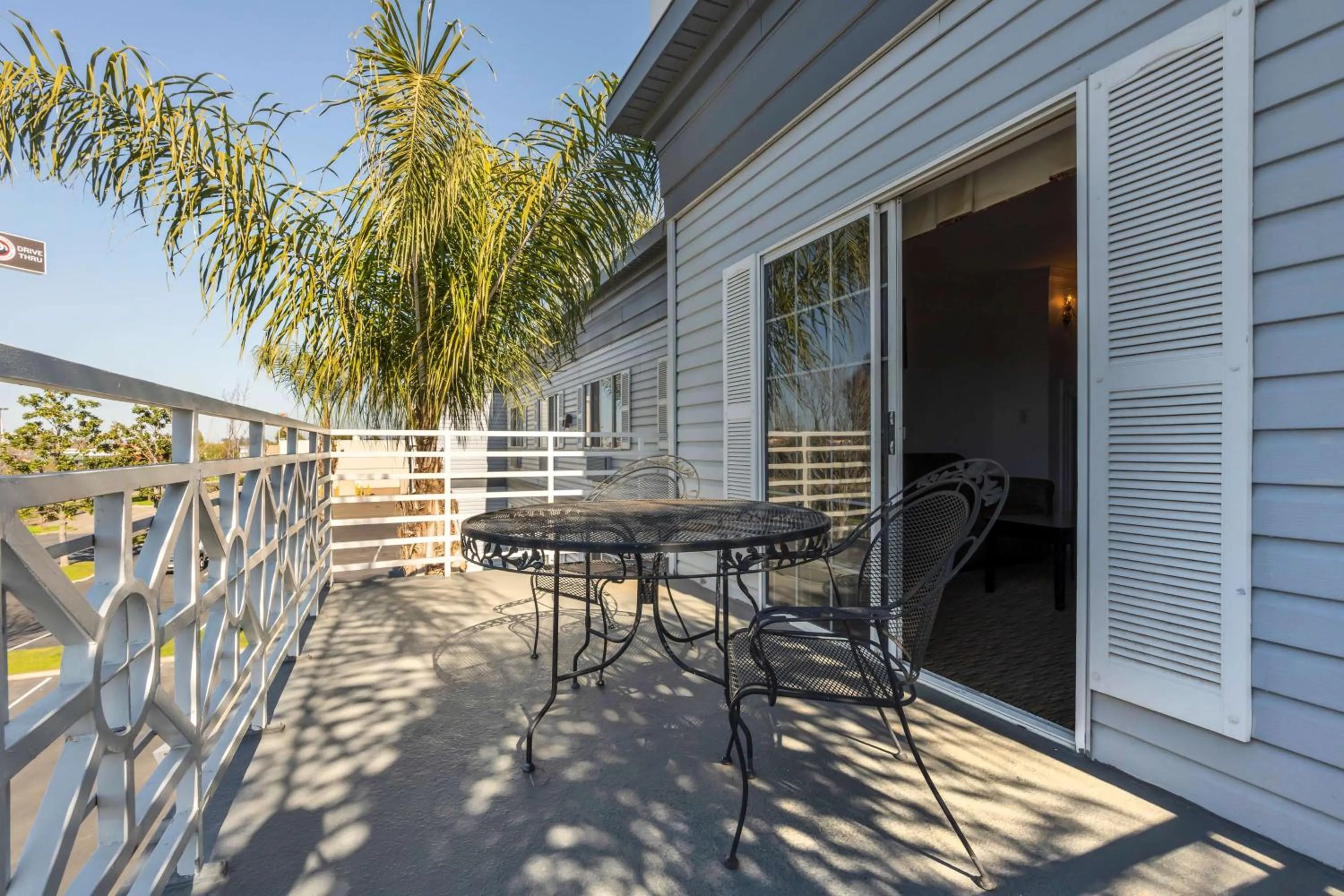 Photo of the whole room in Best Western Colonial Inn