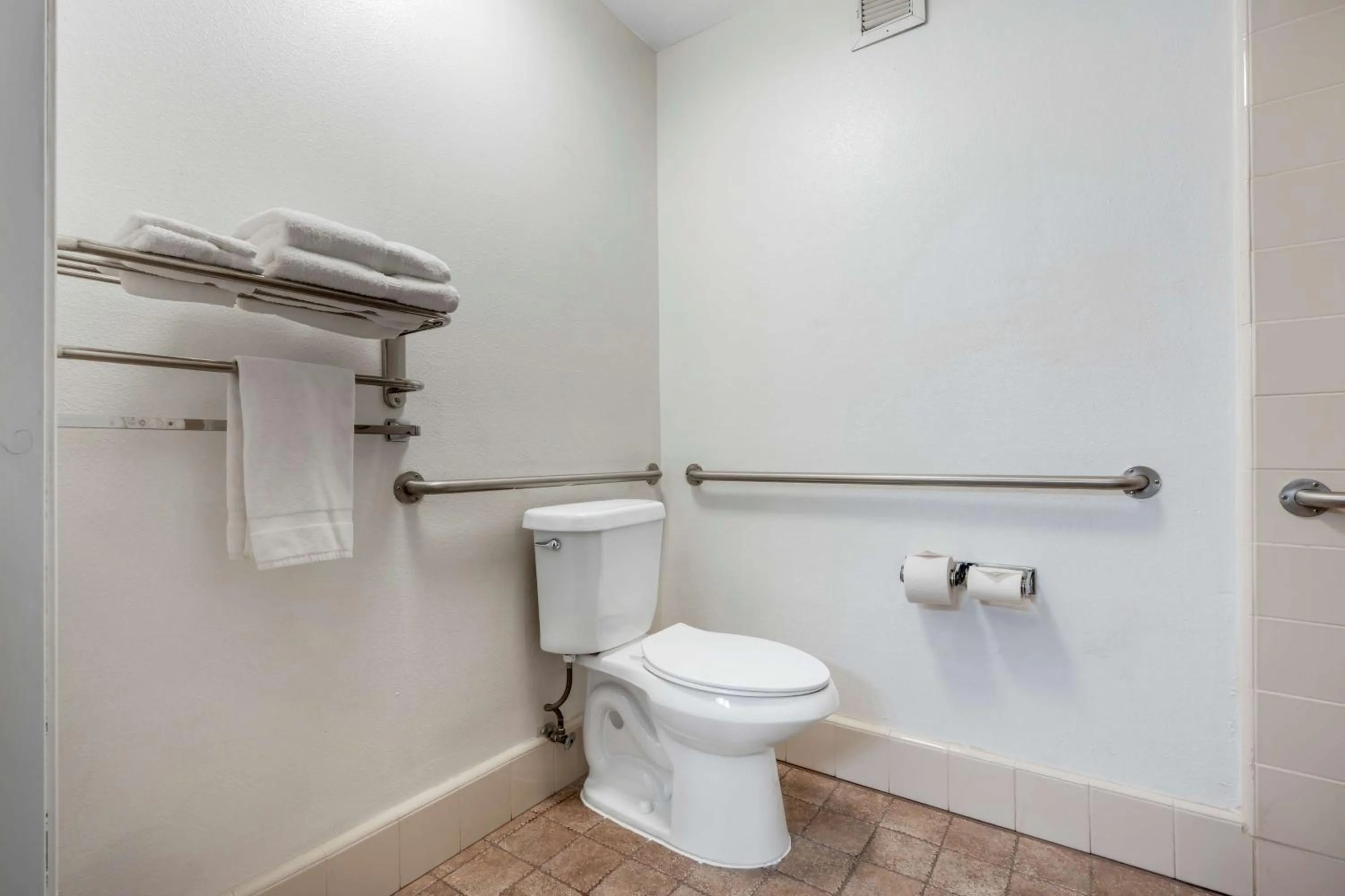 Bathroom in Best Western Colonial Inn