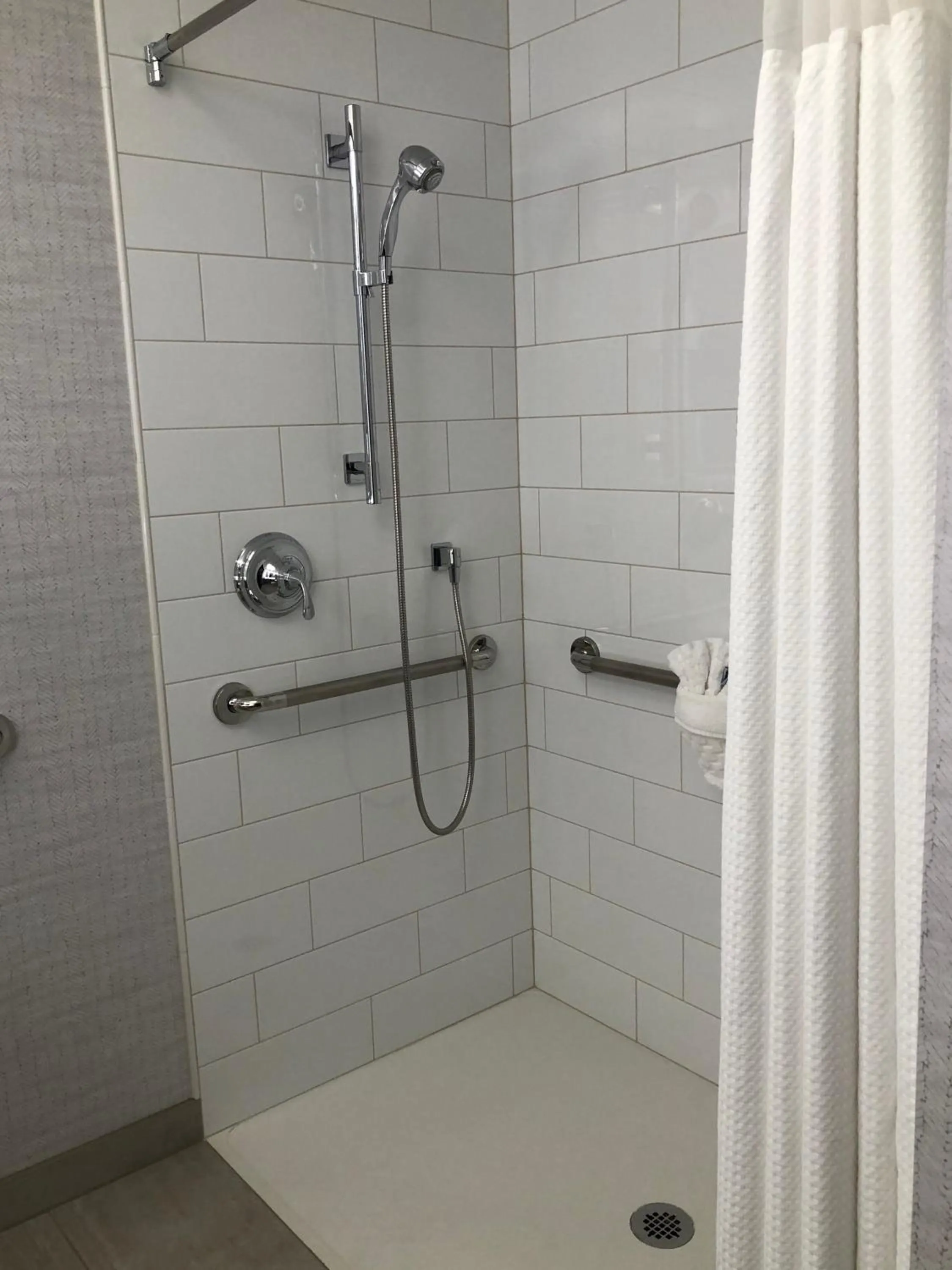 Shower in Best Western Premier Pasco Inn and Suites