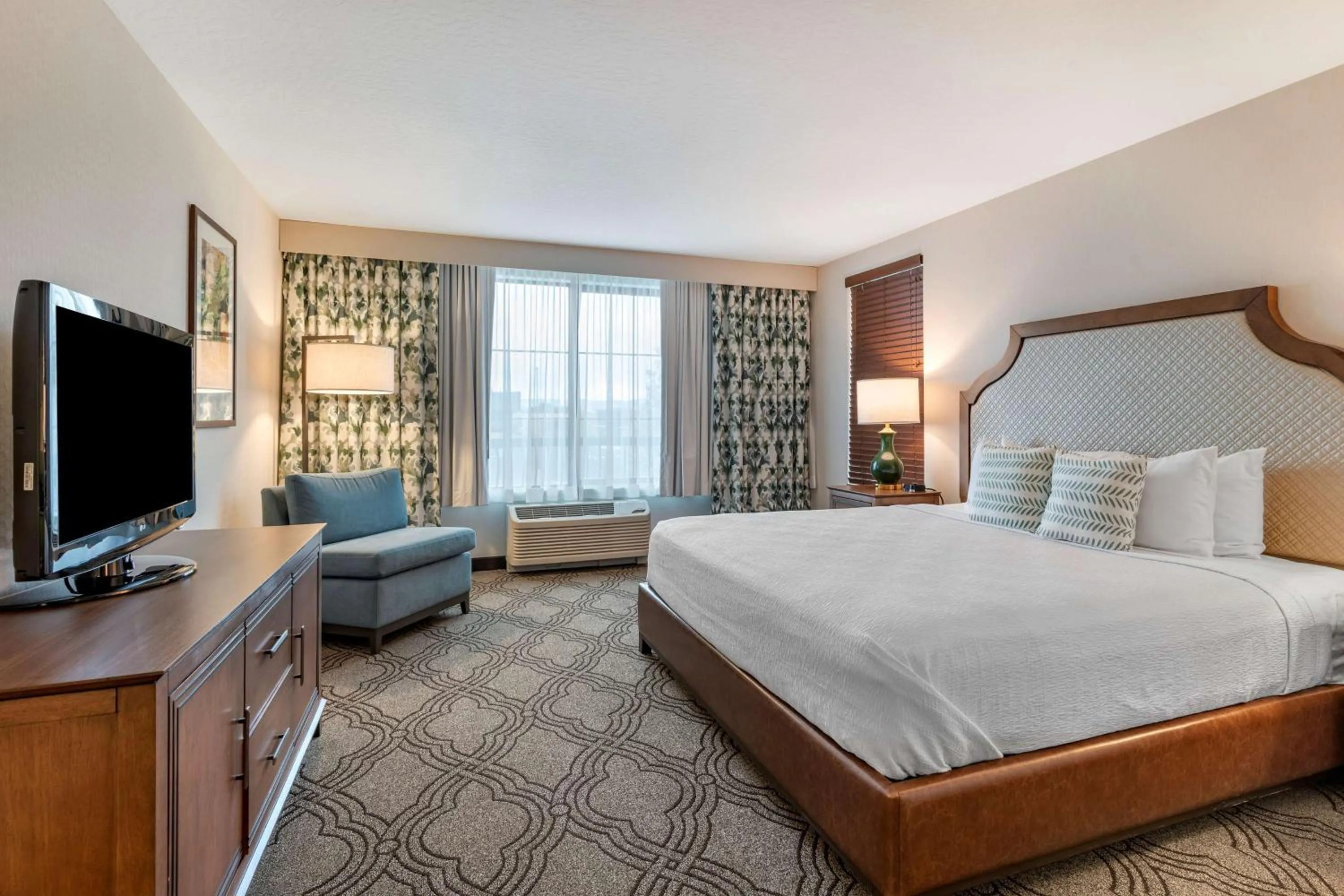 Bedroom, Bed in Best Western Premier Pasco Inn and Suites