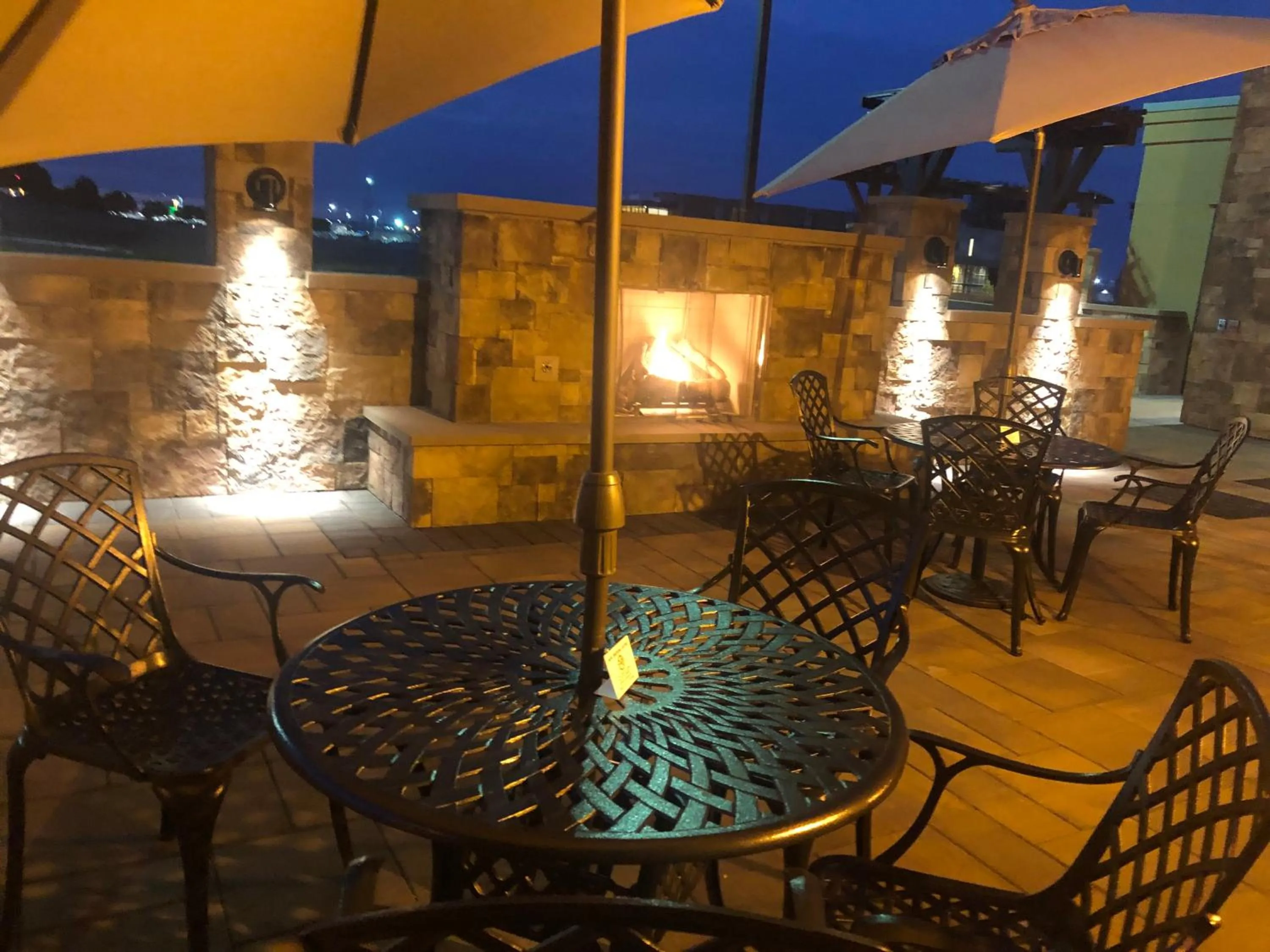 Restaurant/places to eat in Best Western Premier Pasco Inn and Suites