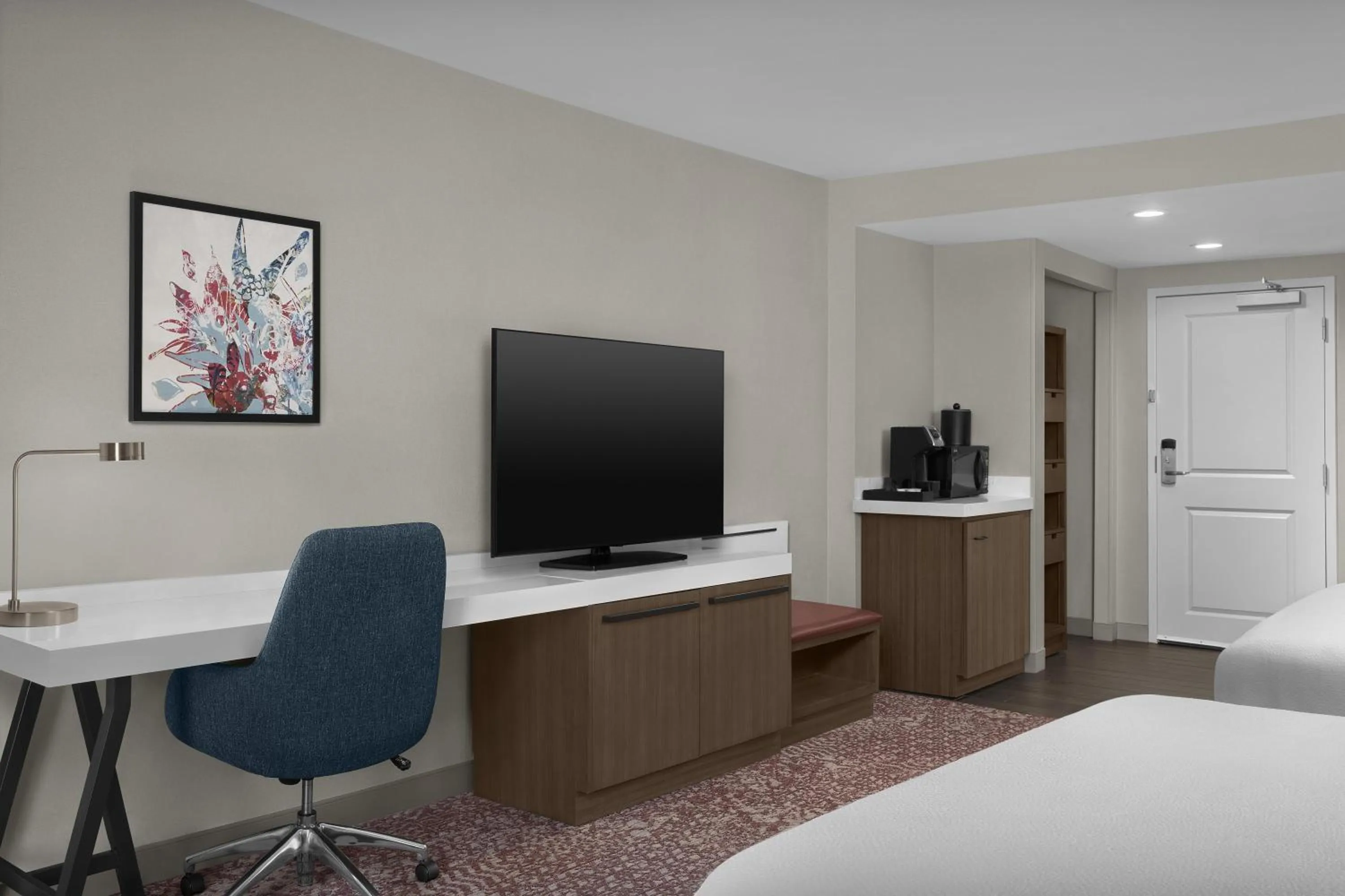 Bedroom, Bed in Hilton Garden Inn Philadelphia-Fort Washington