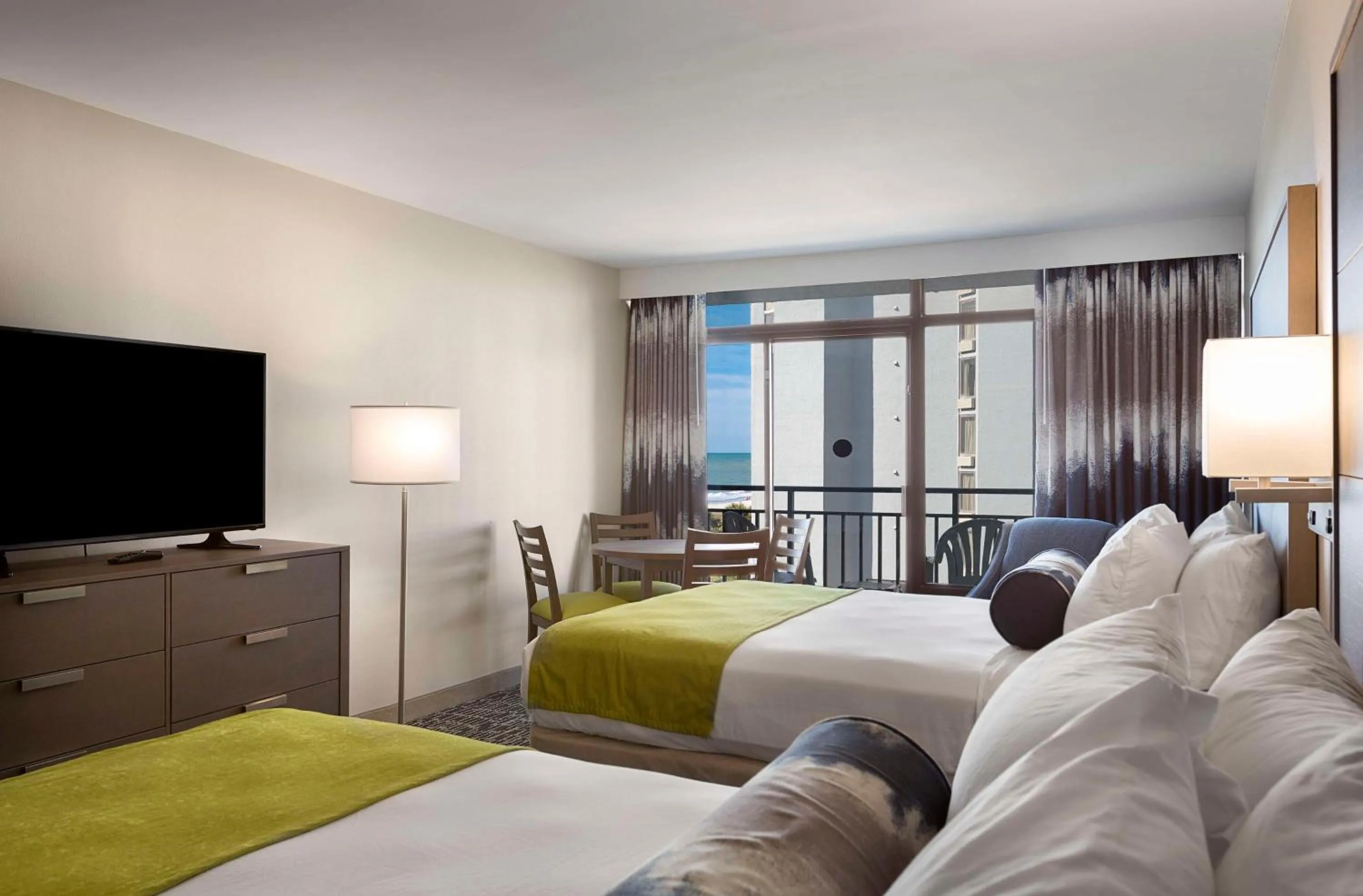 Bedroom, Bed in Dayton House Resort - BW Signature Collection