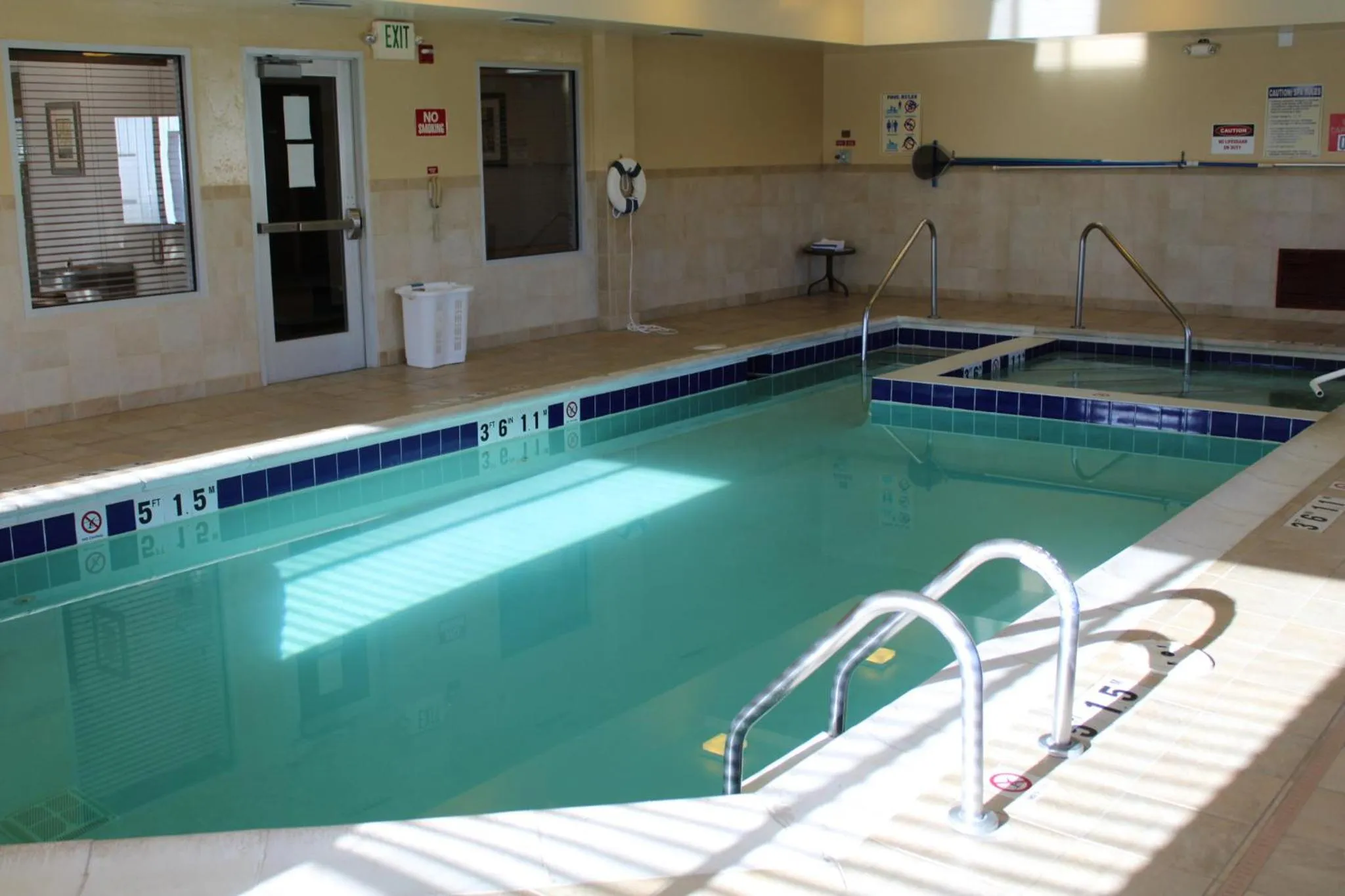 Swimming pool in Holiday Inn Express Hotel Vernal by IHG
