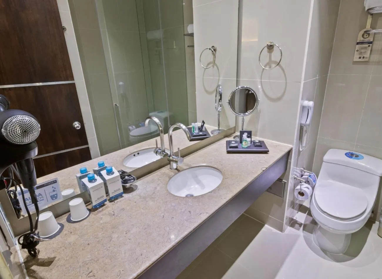 Shower in Sonesta Valledupar