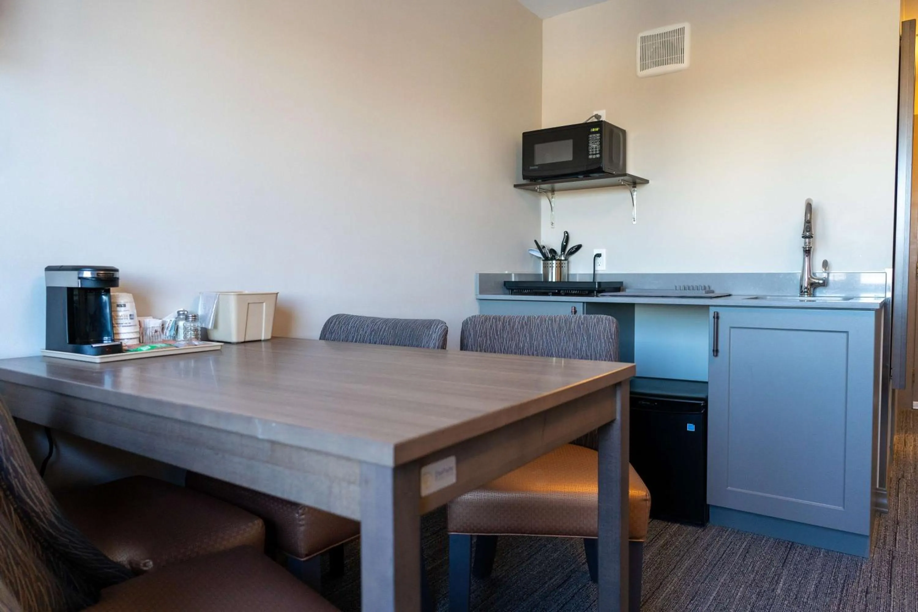 Coffee/tea facilities in Best Western Gold Rush Inn