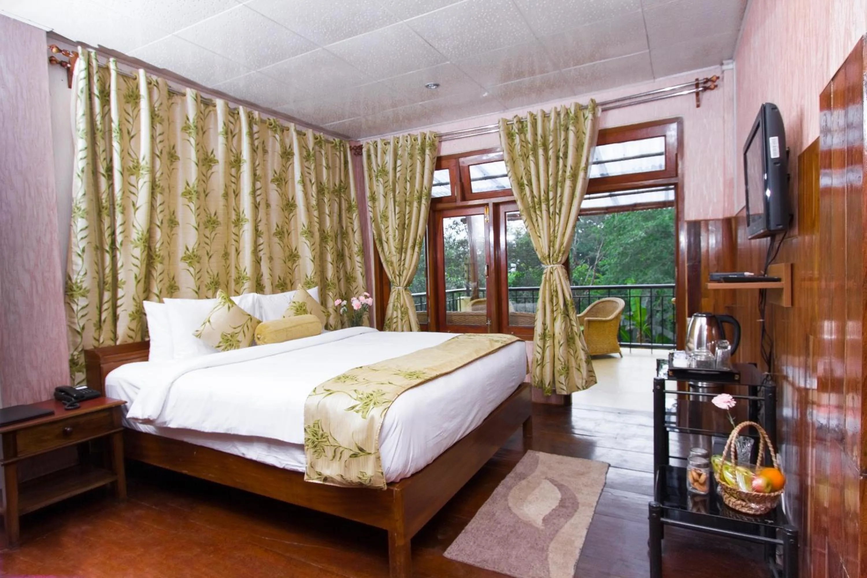 Photo of the whole room, Bed in Niraamaya Retreats Aradura Kohima