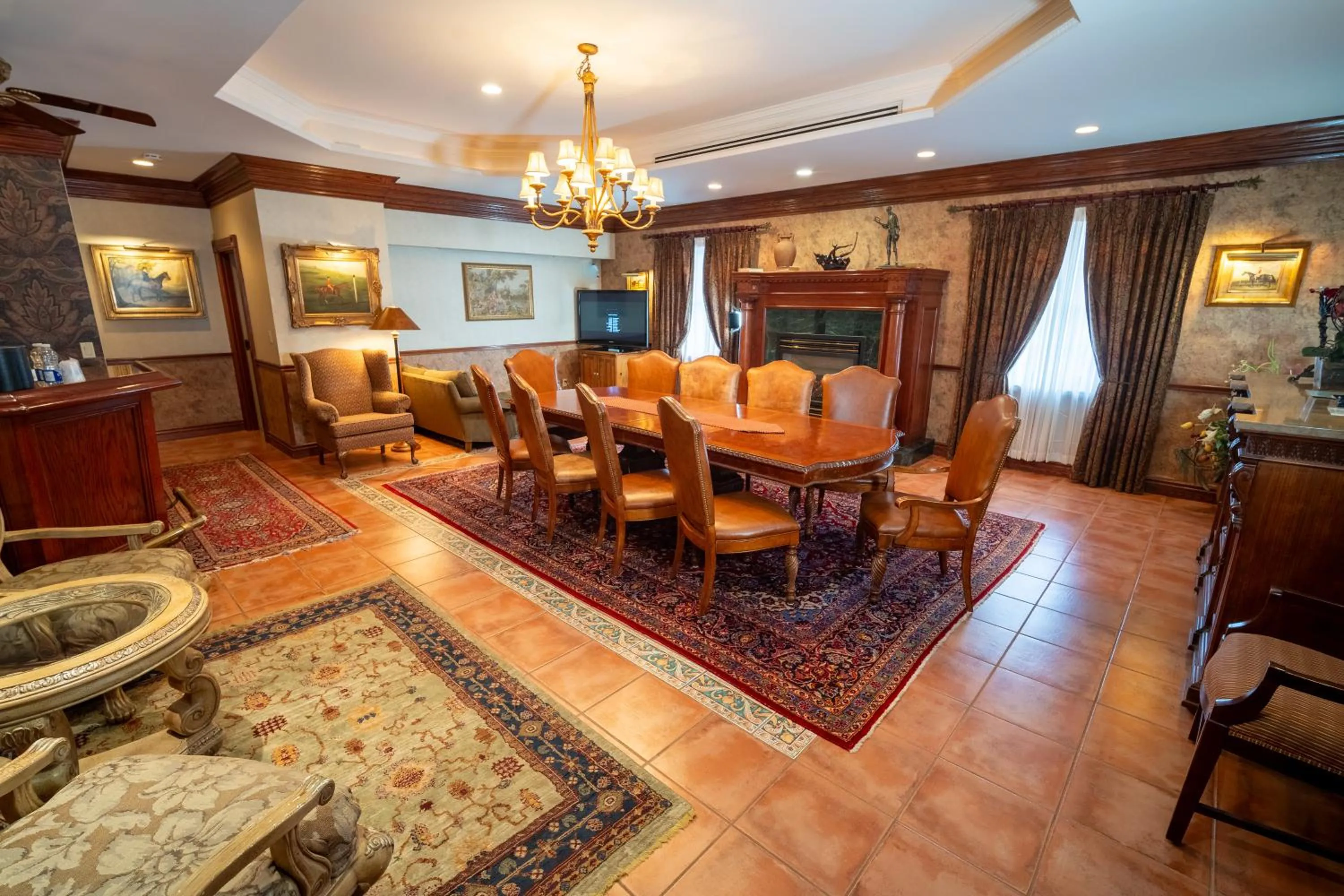 Dining area in Best Western Fireside Inn
