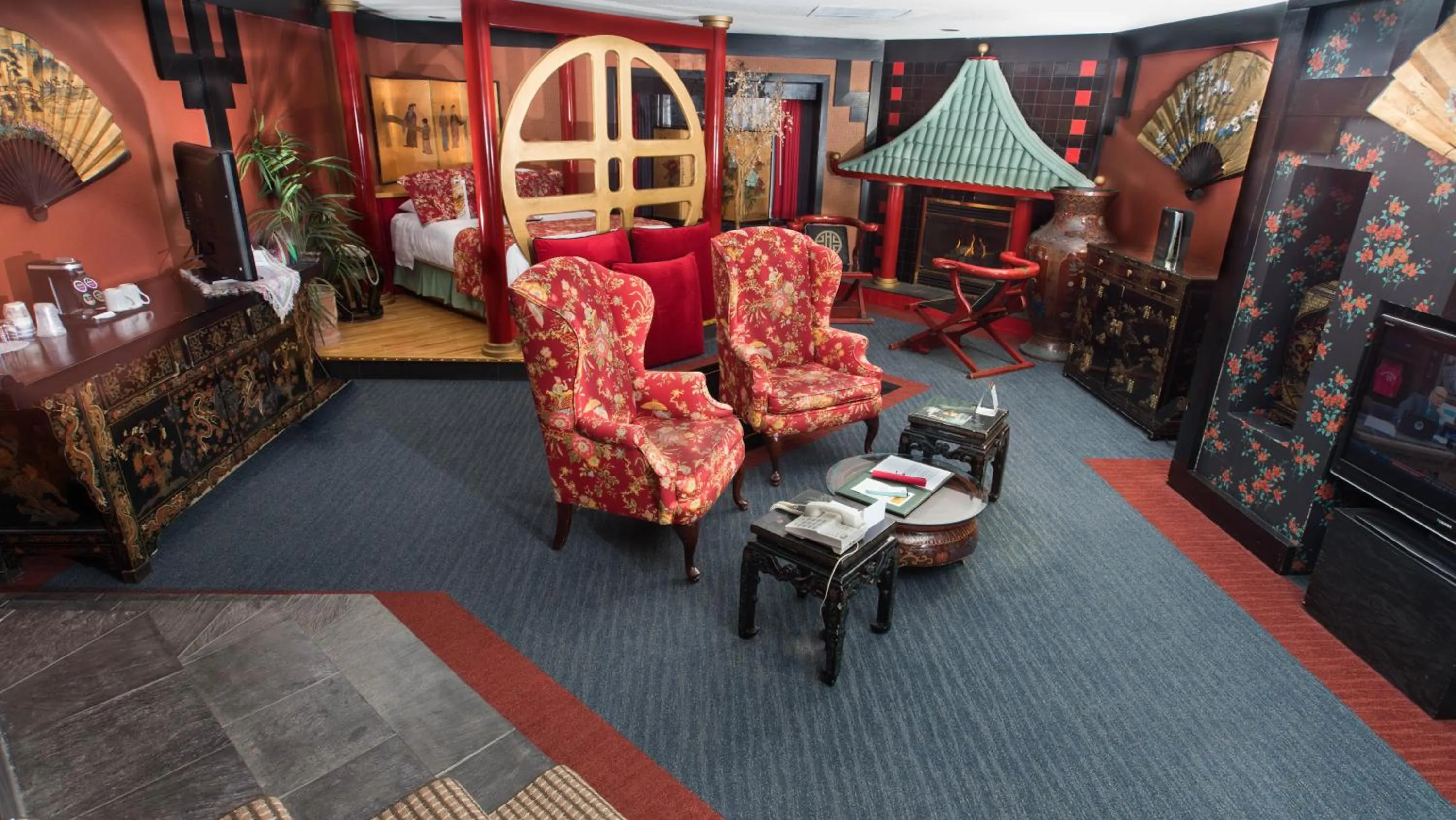 Hot Tub in Best Western Fireside Inn