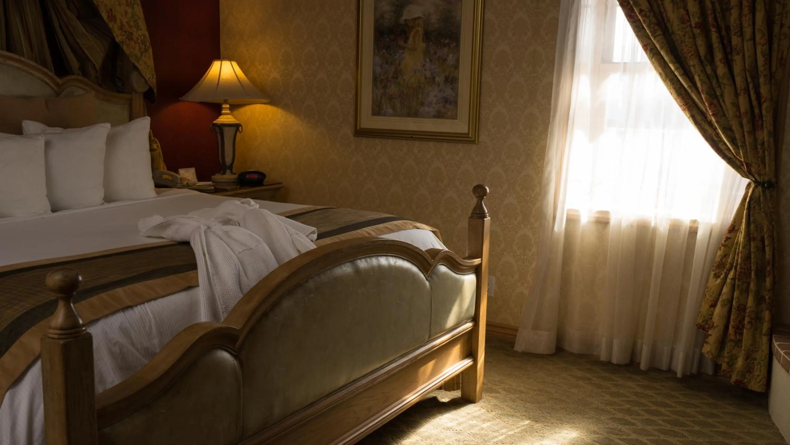 Bedroom, Bed in Best Western Fireside Inn