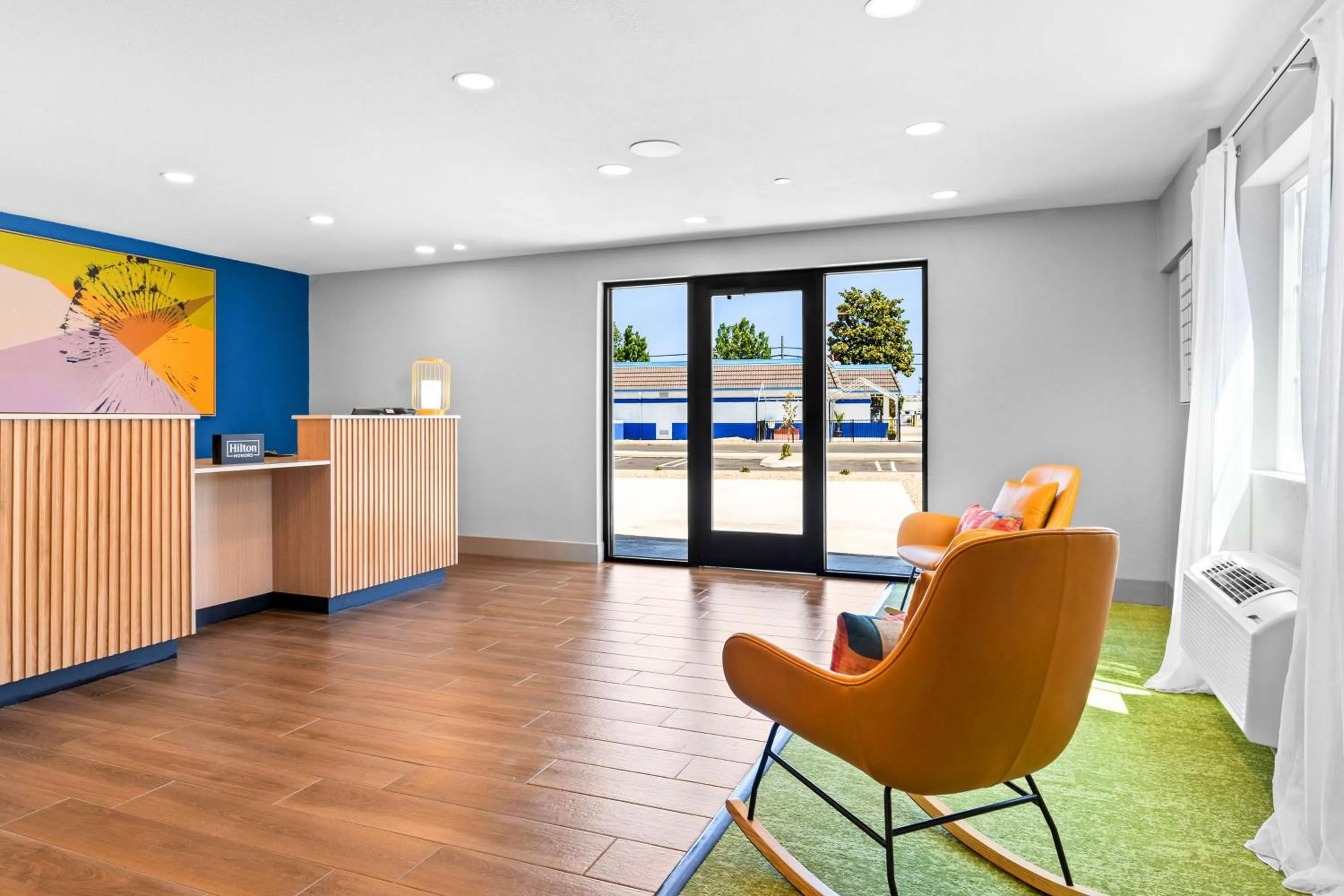 Lobby or reception in Spark by Hilton Modesto