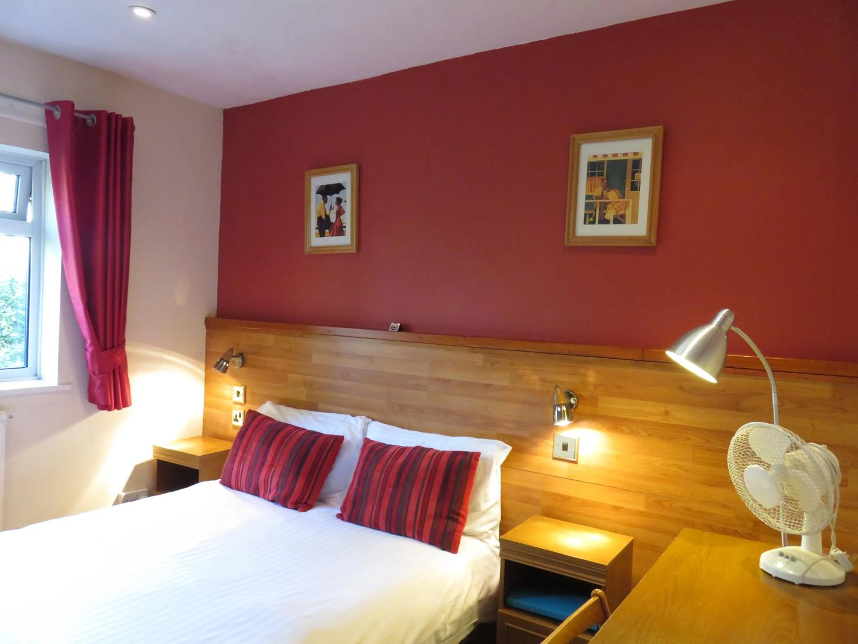 Double Room - single occupancy in Cherry Lodge