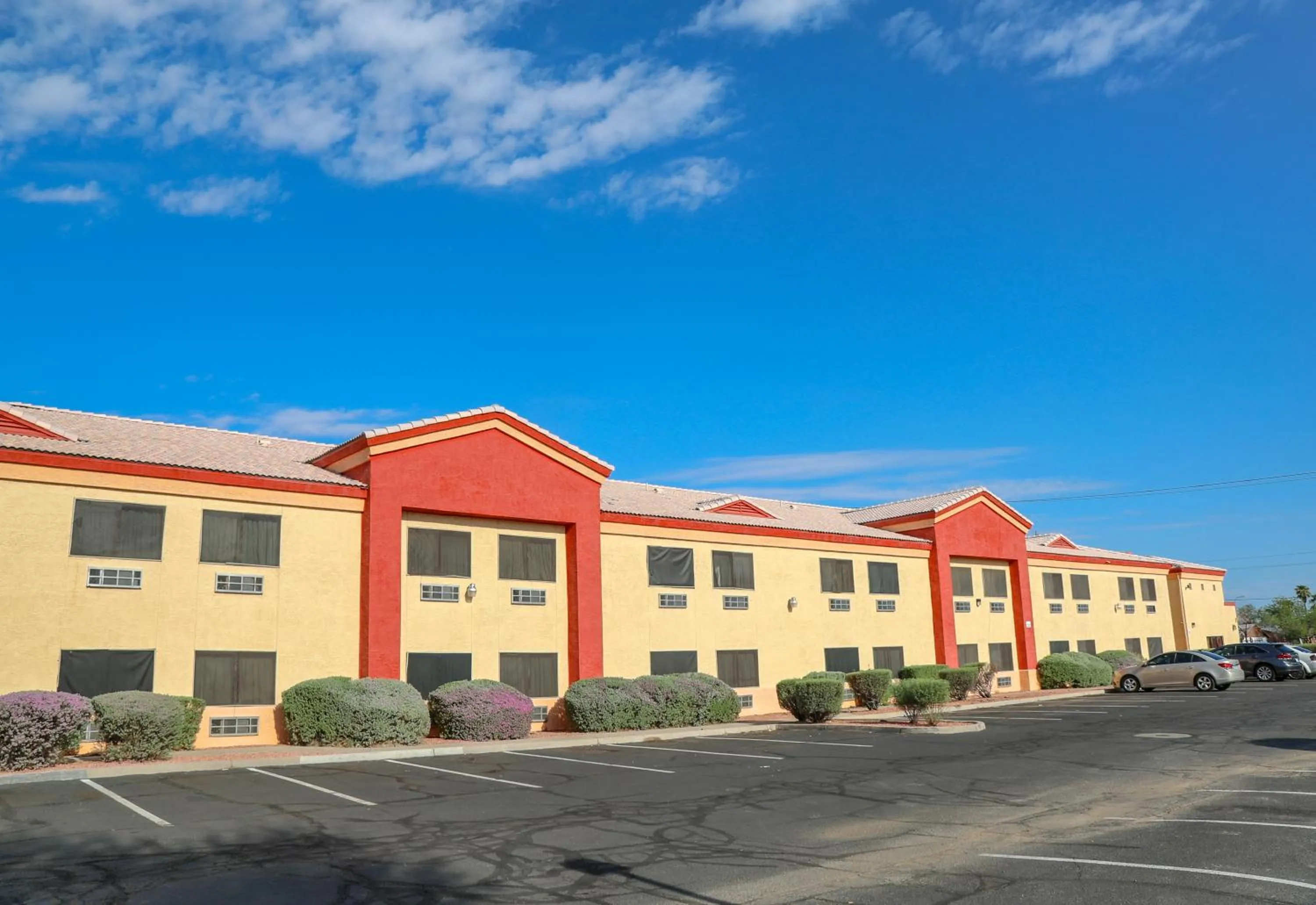 Parking in Budget Inn Phoenix