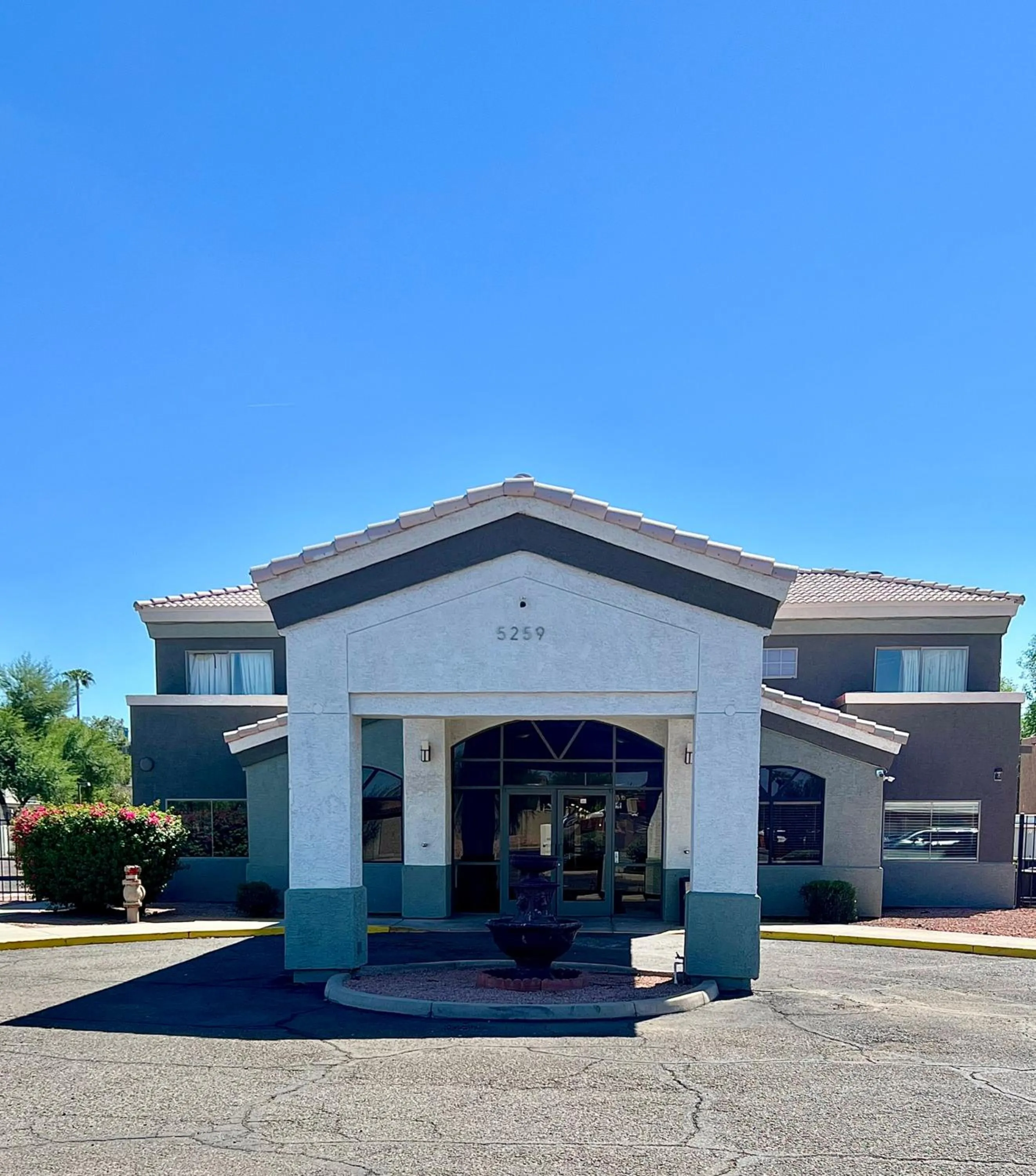 Facade/entrance in Budget Inn Phoenix