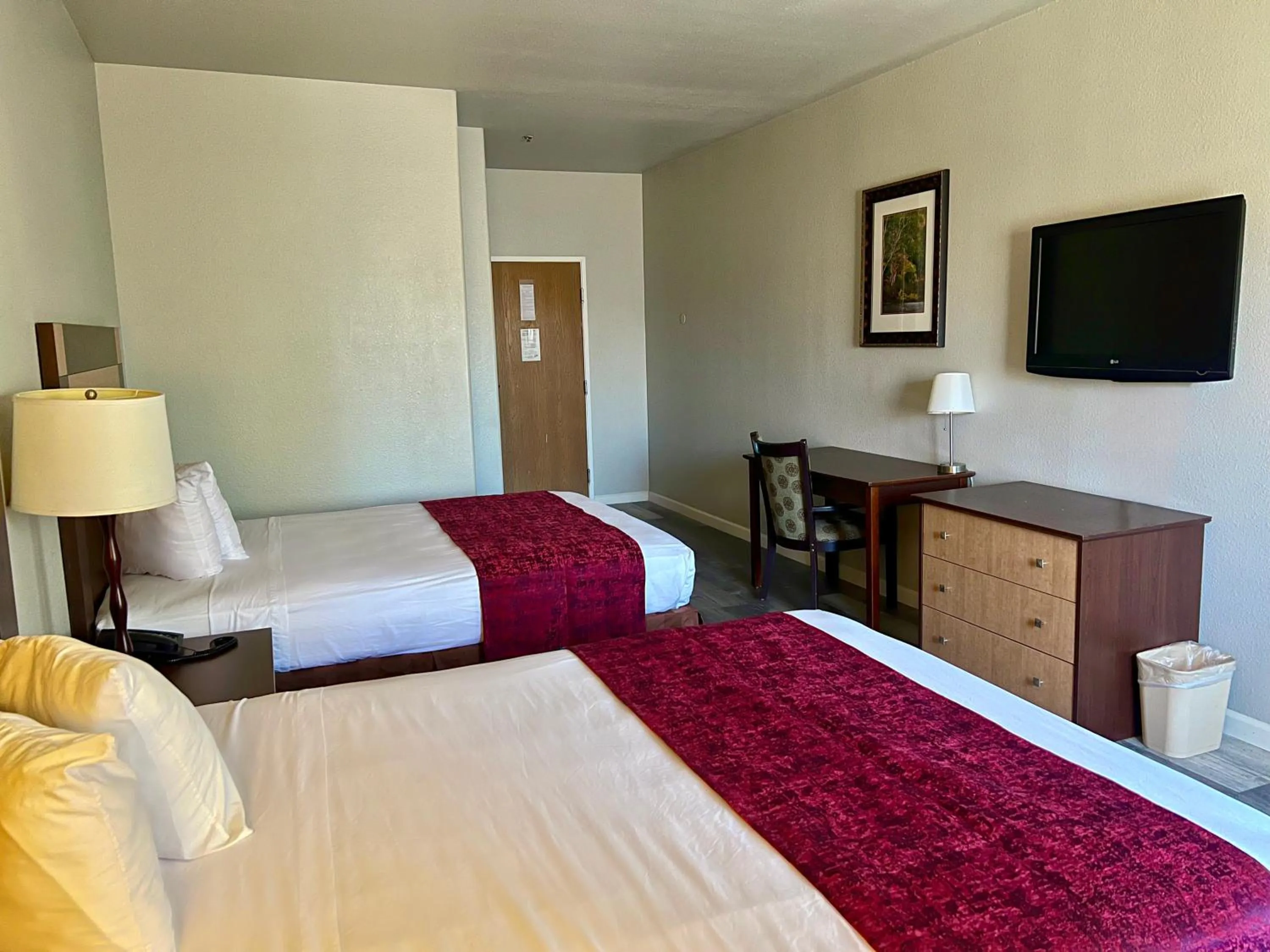 Bed in Budget Inn Phoenix