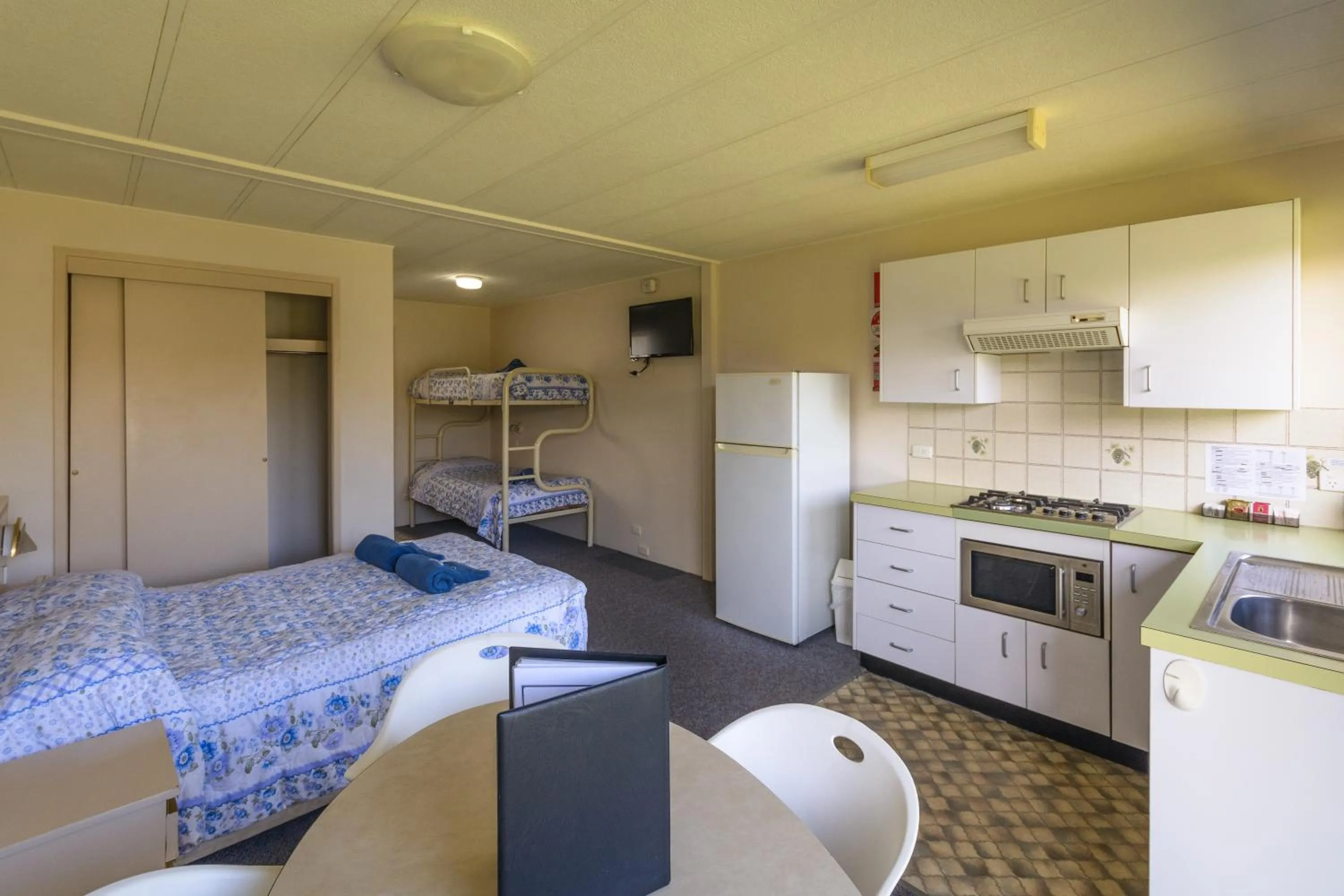 Photo of the whole room, Bed in Wollongong Surf Leisure Resort
