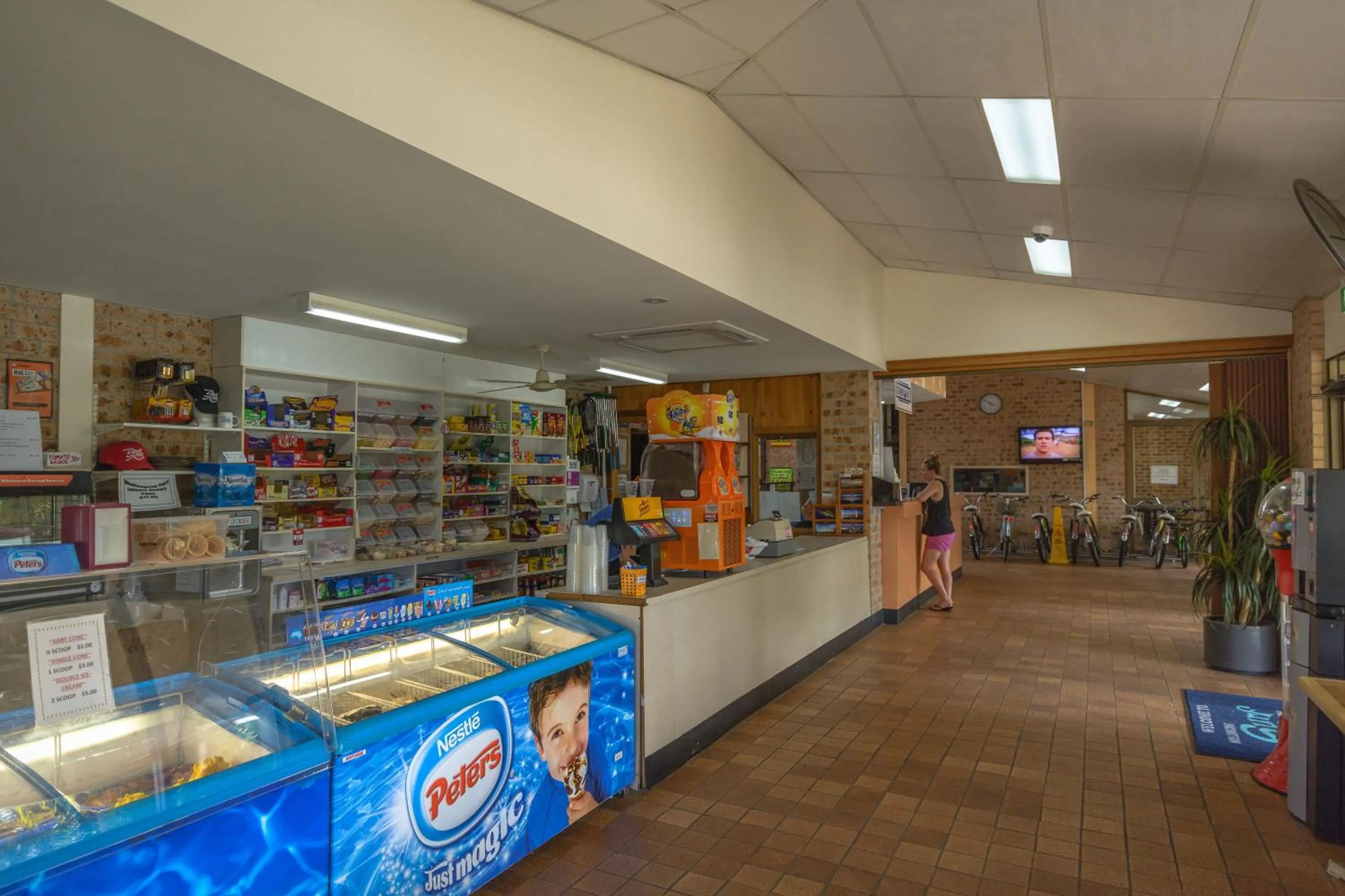 On-site shops in Wollongong Surf Leisure Resort